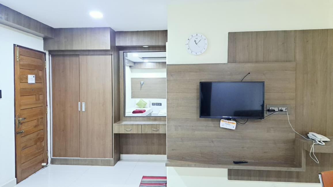 Deluxe Double or Twin Room - Photo 7