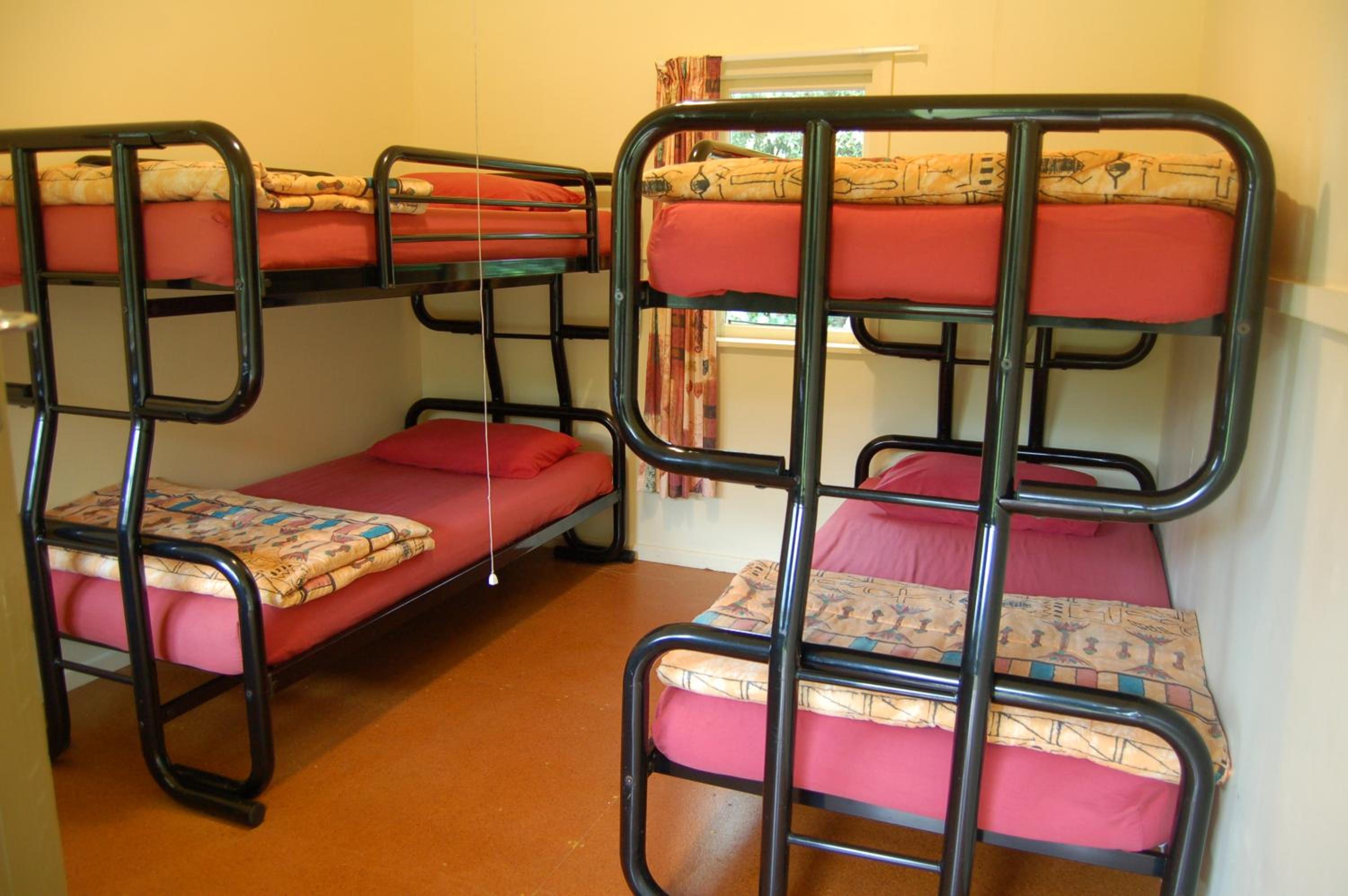 Bed in 4-Bed Mixed Dormitory Room photo 3