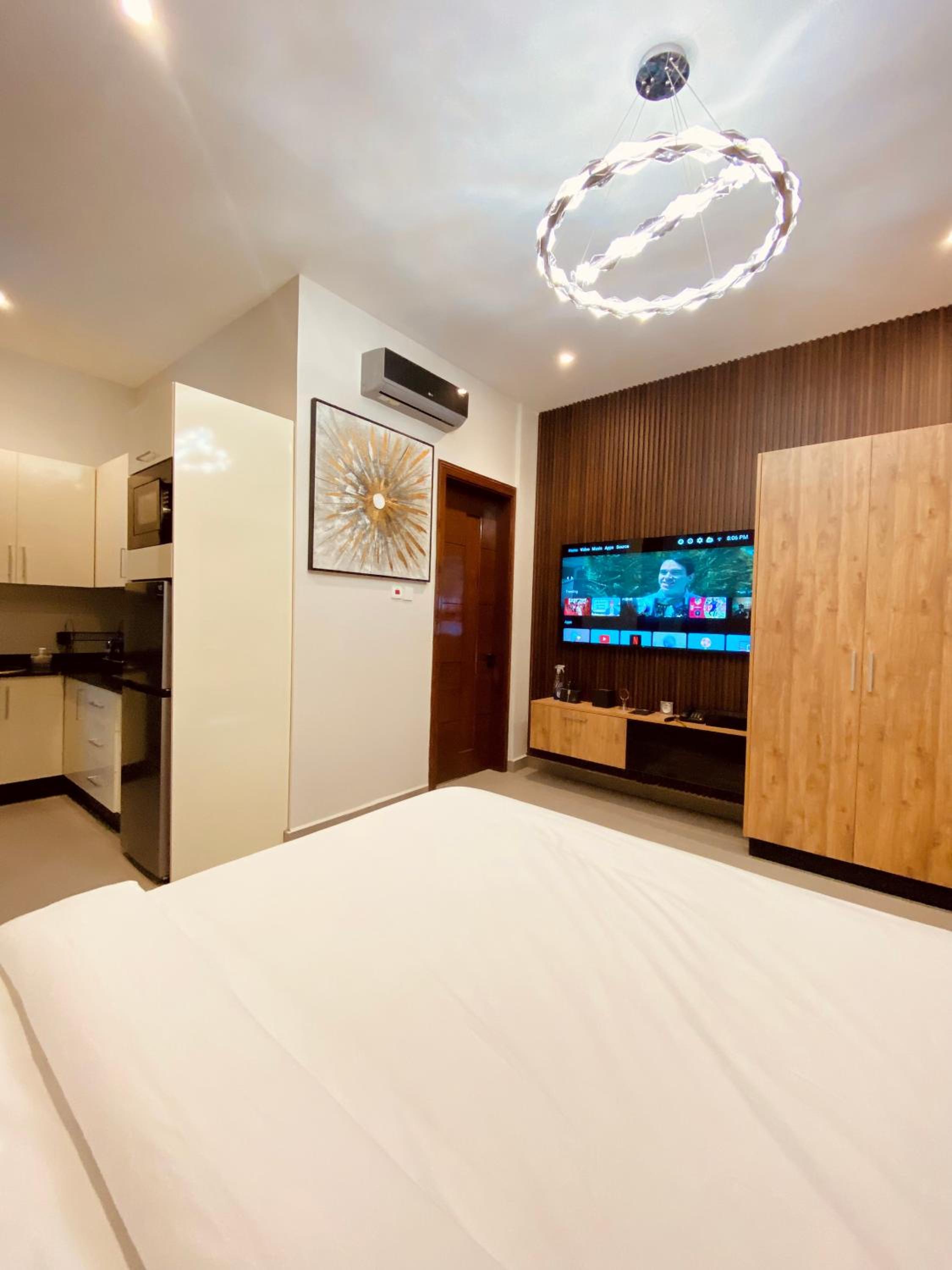 Studio Apartment with Queen Bed