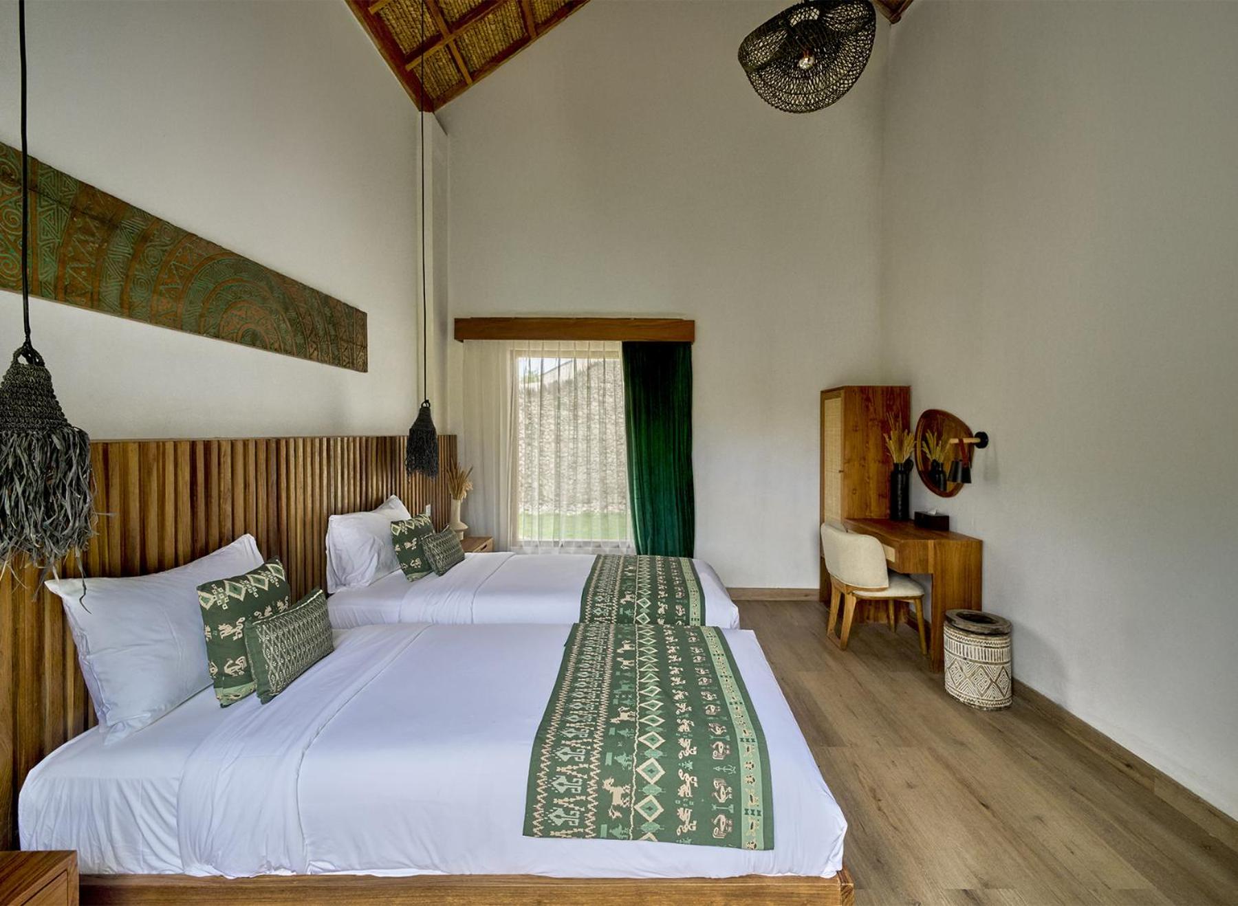 Three-Bedroom Villa Beachfront - Private Pool photo 2