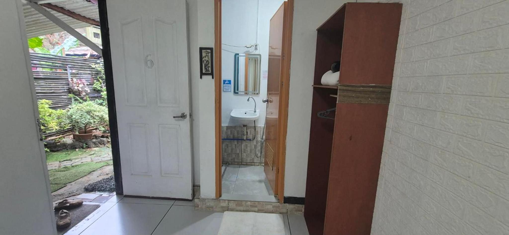 Budget Double Room photo 3