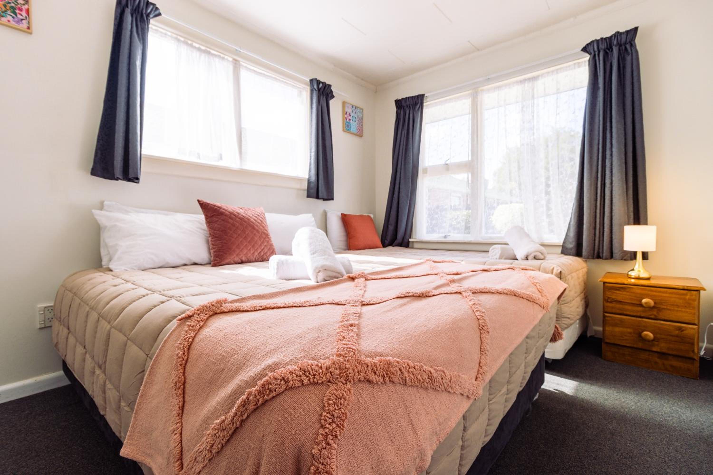 One-Bedroom Suite - Photo 4