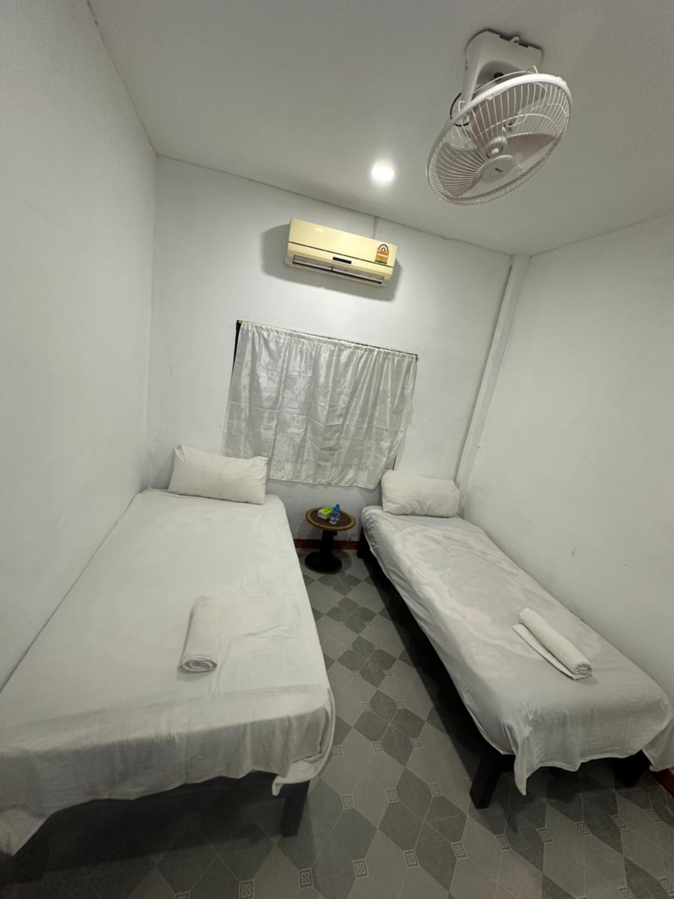 Single Bed in Mixed Dormitory Room photo 2