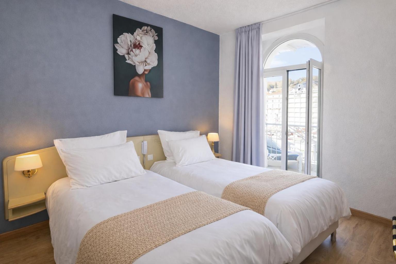 Double or Twin Room with Balcony photo 3