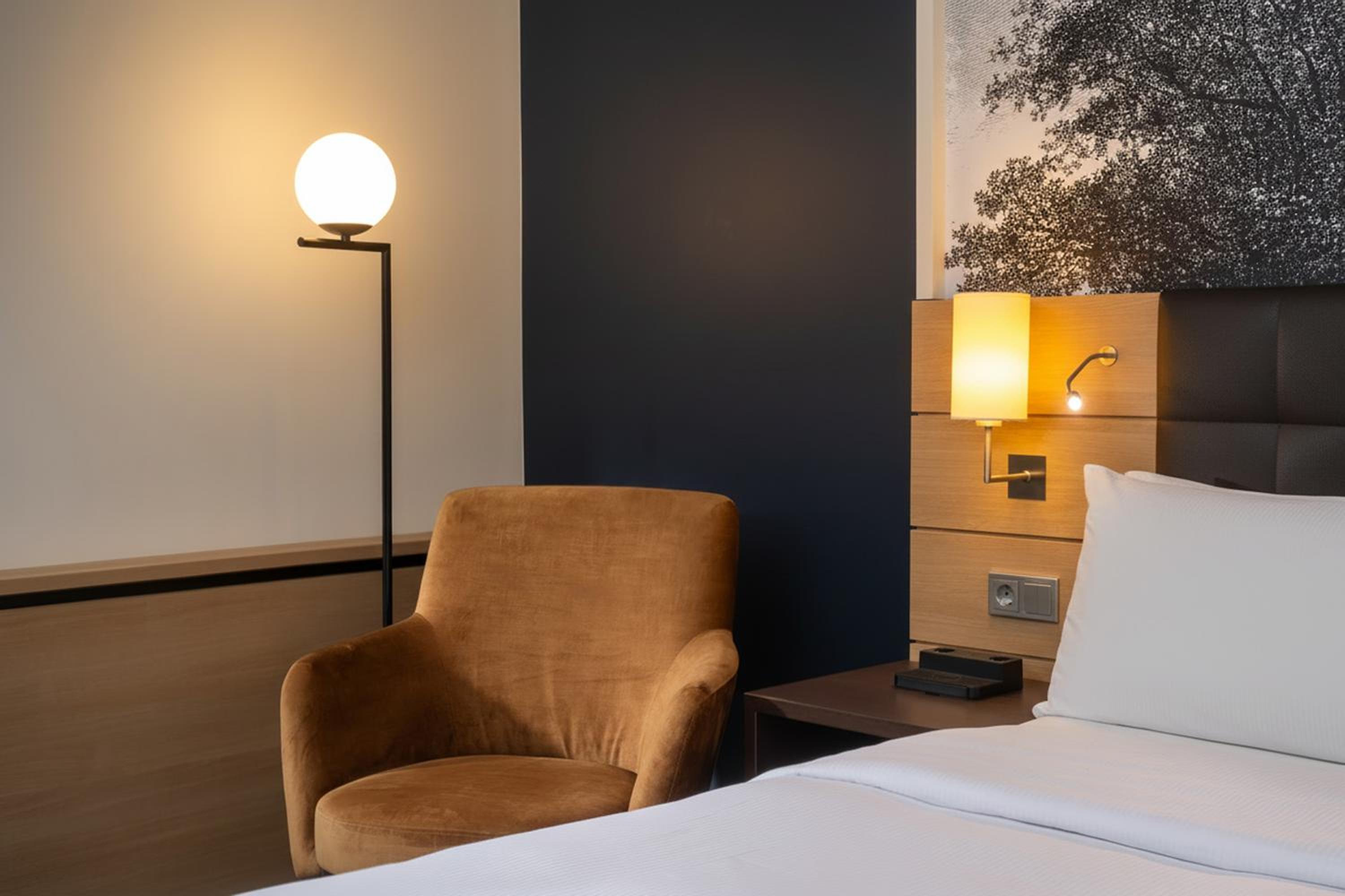 Twin Executive Room with City View - Rhine Wing - Photo 1