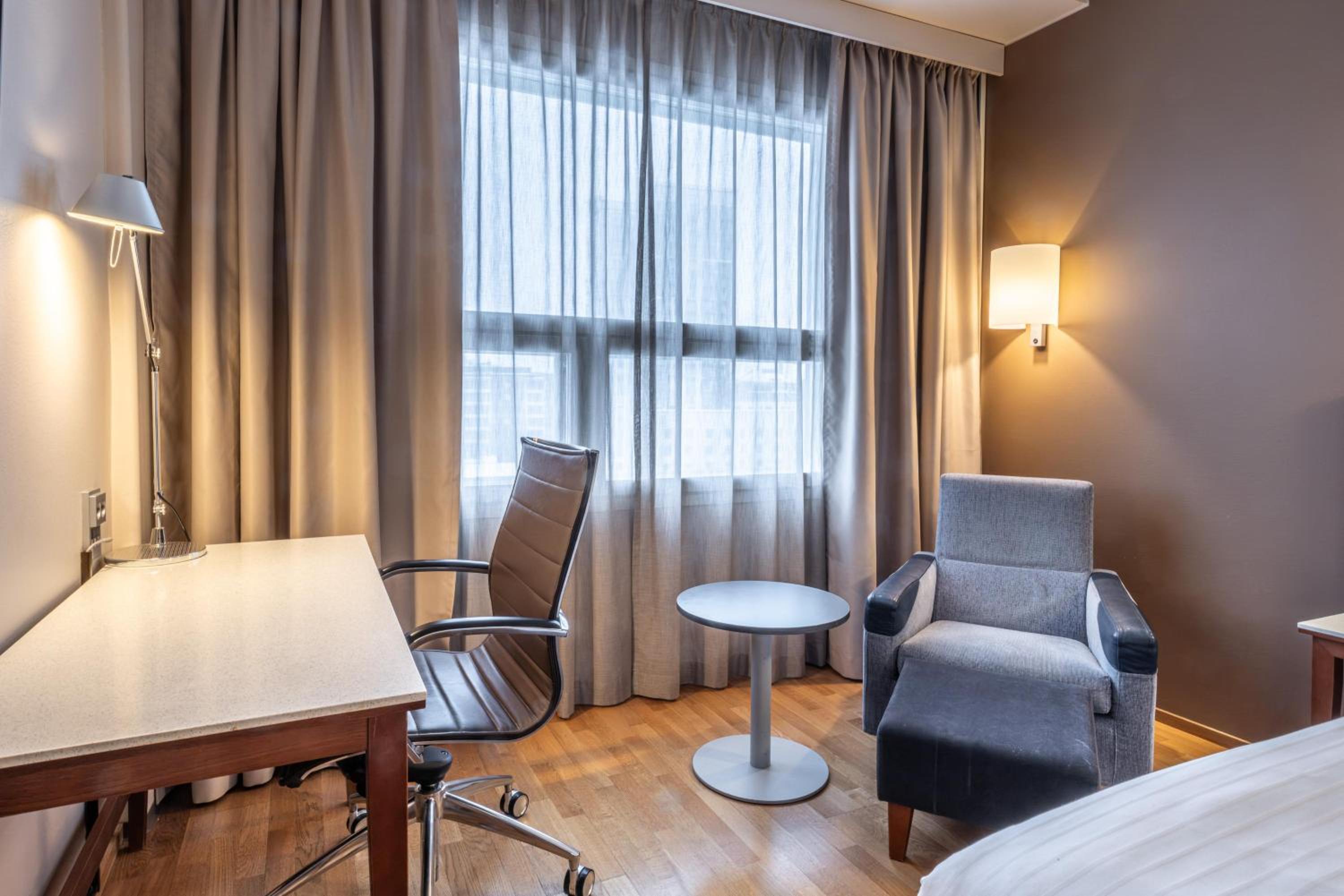 Superior King Room - Photo 4