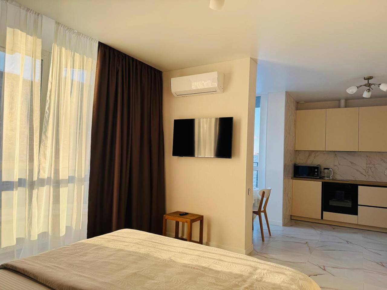 Studio Apartment with King Bed