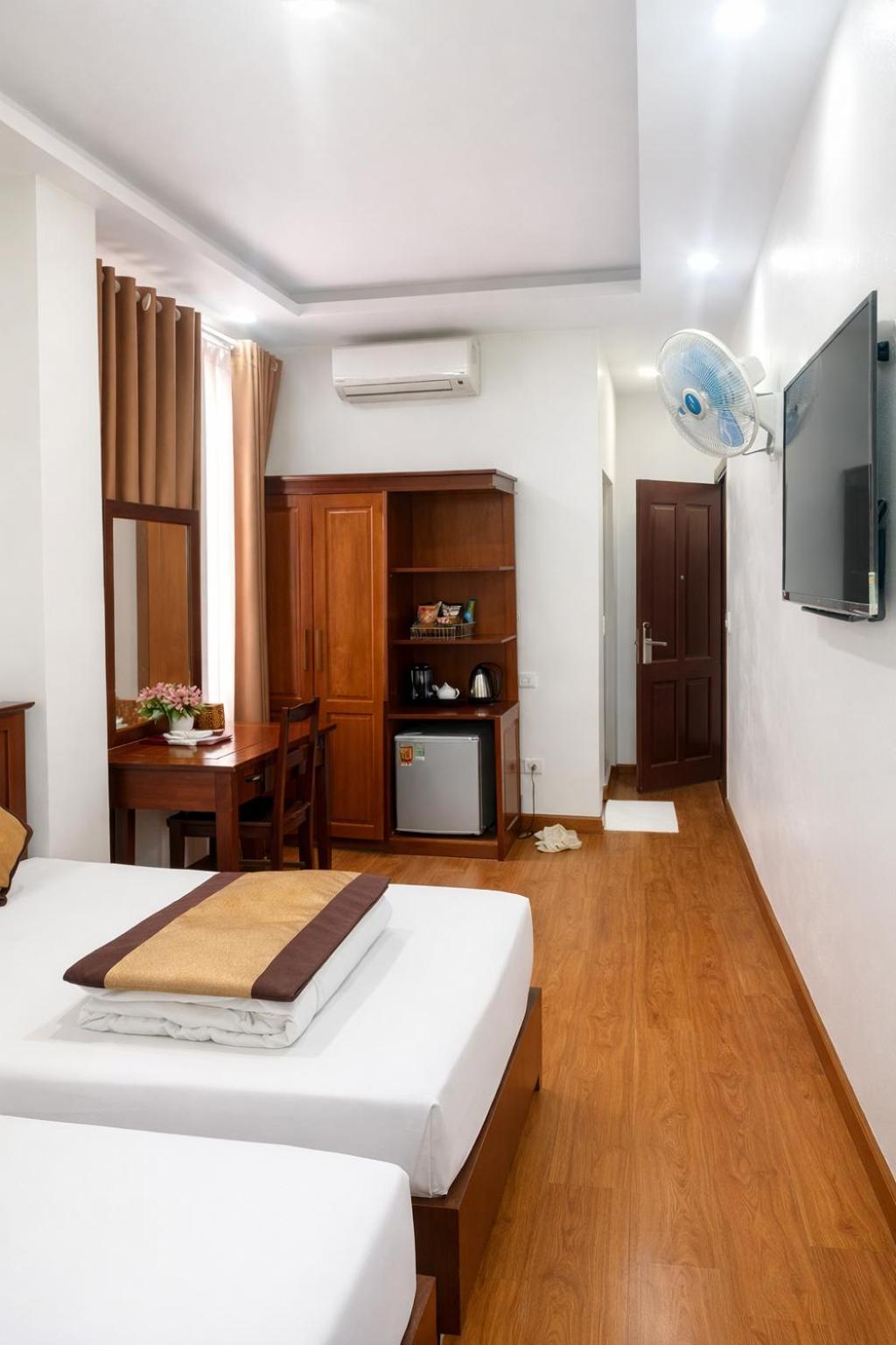 Twin Room with View