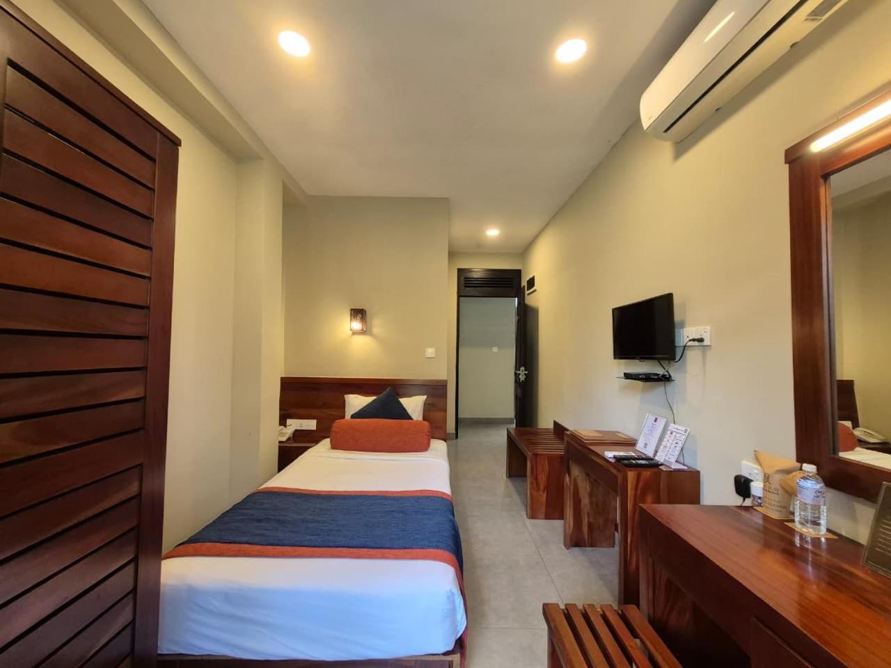 Deluxe Single Room