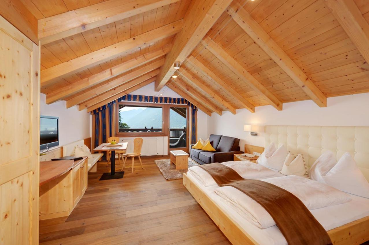Deluxe Junior Suite photo 2