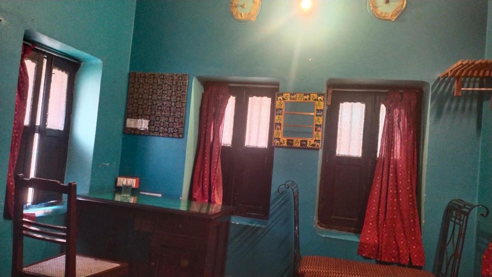 Budget Double Room With Shared Bathroom photo 3