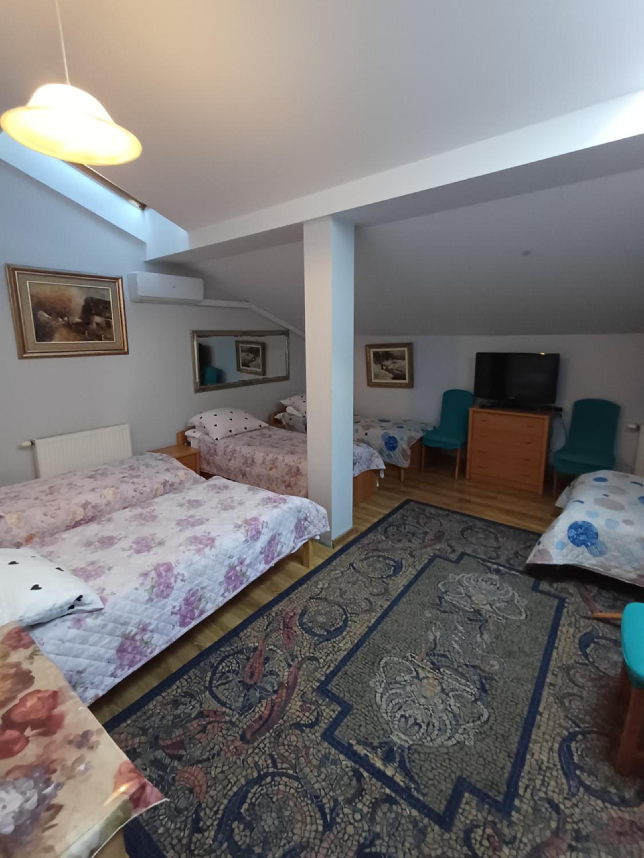 Mixed Dormitory Room photo 1