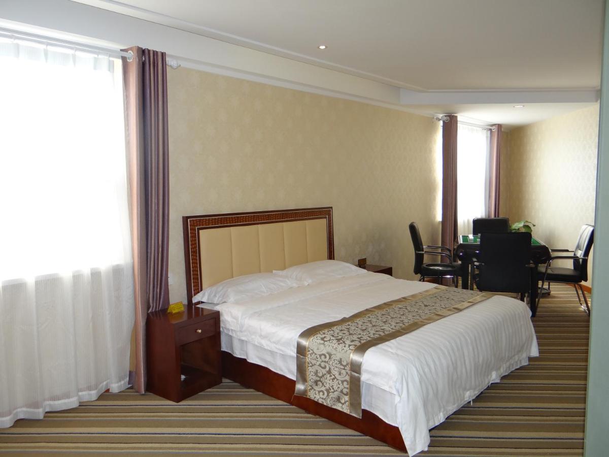 Deluxe Family Room