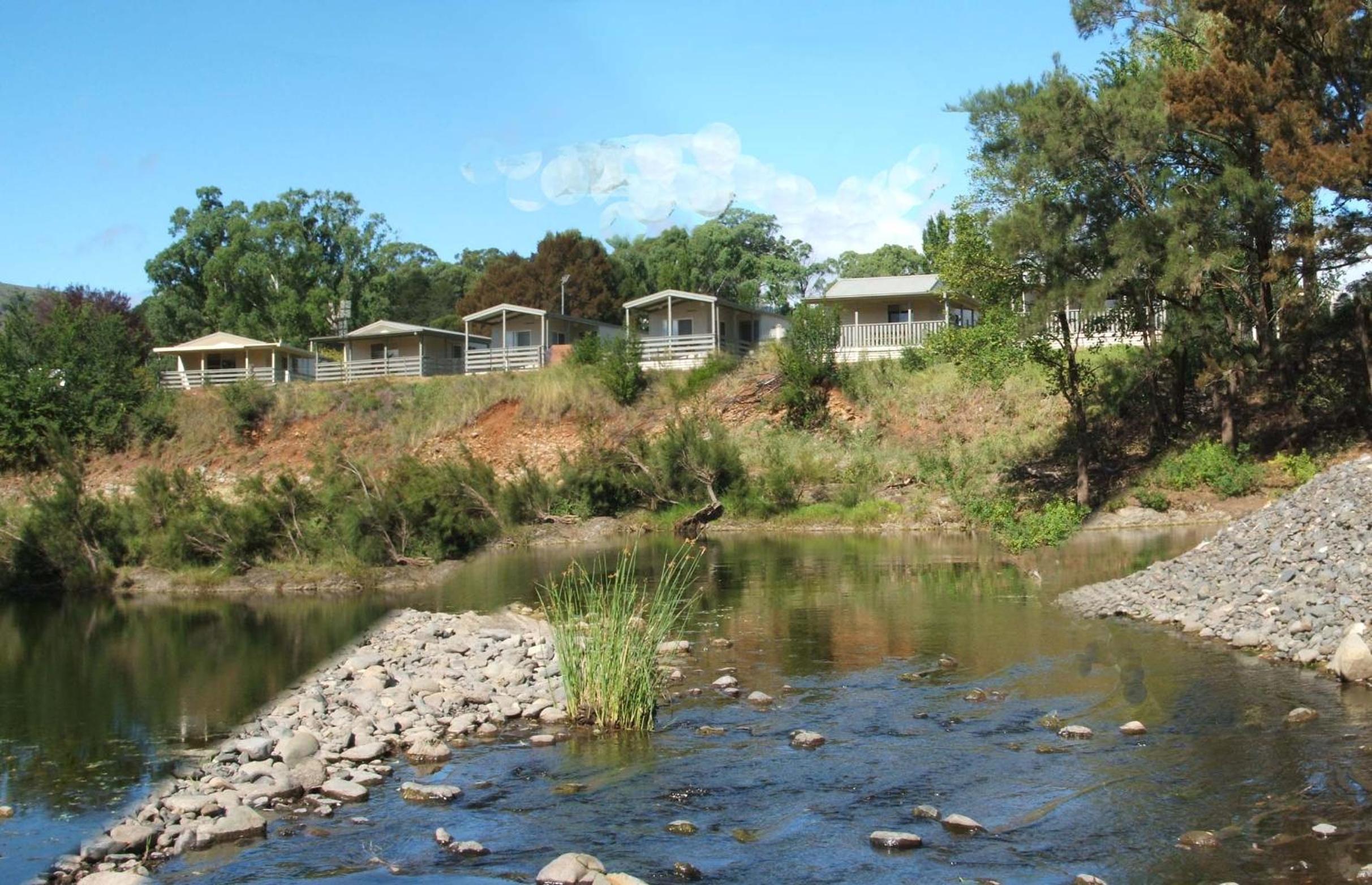 Riverside Cabin photo 2