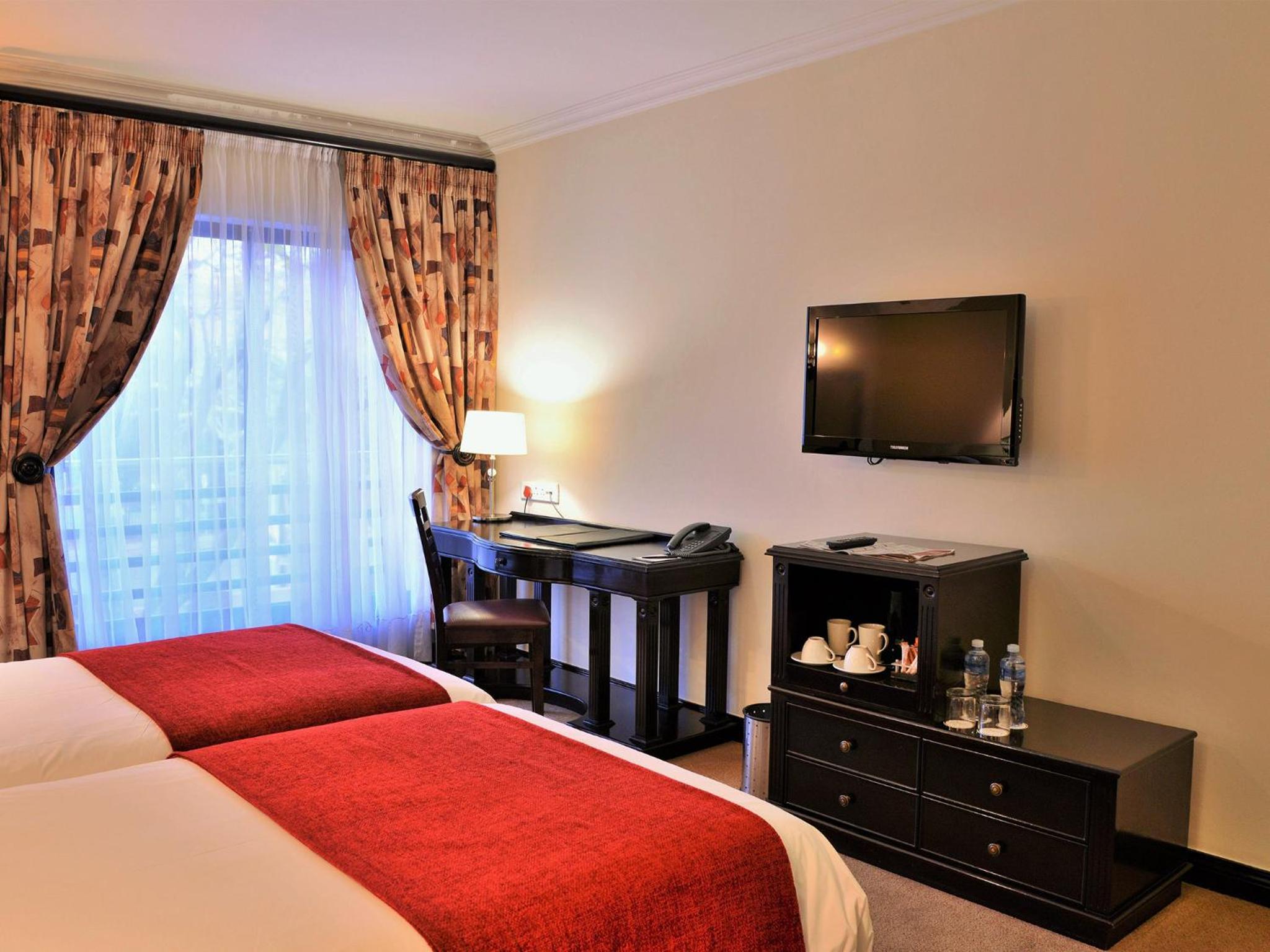 Standard Room with twin beds photo 2