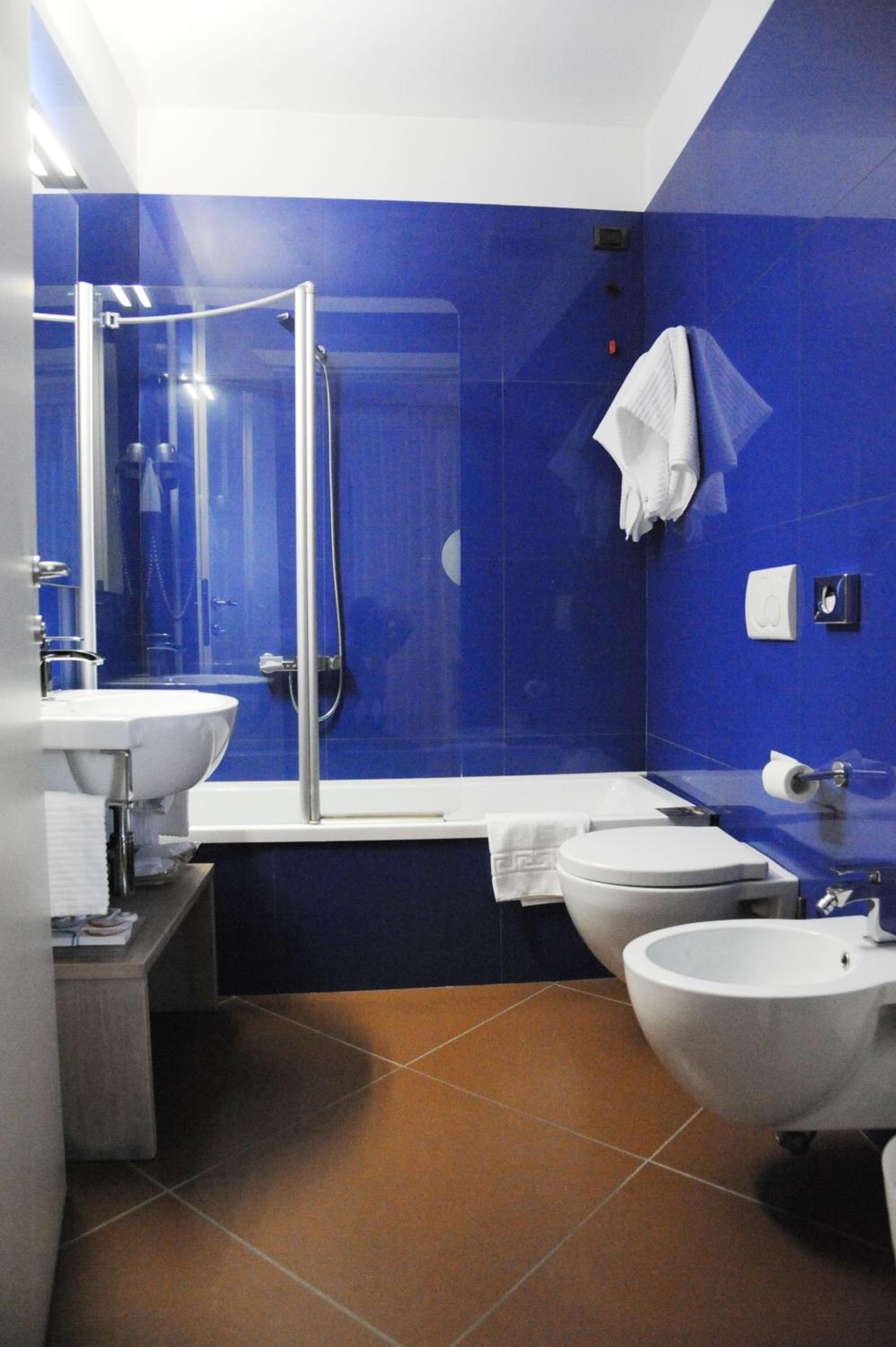 Large Double Room photo 3