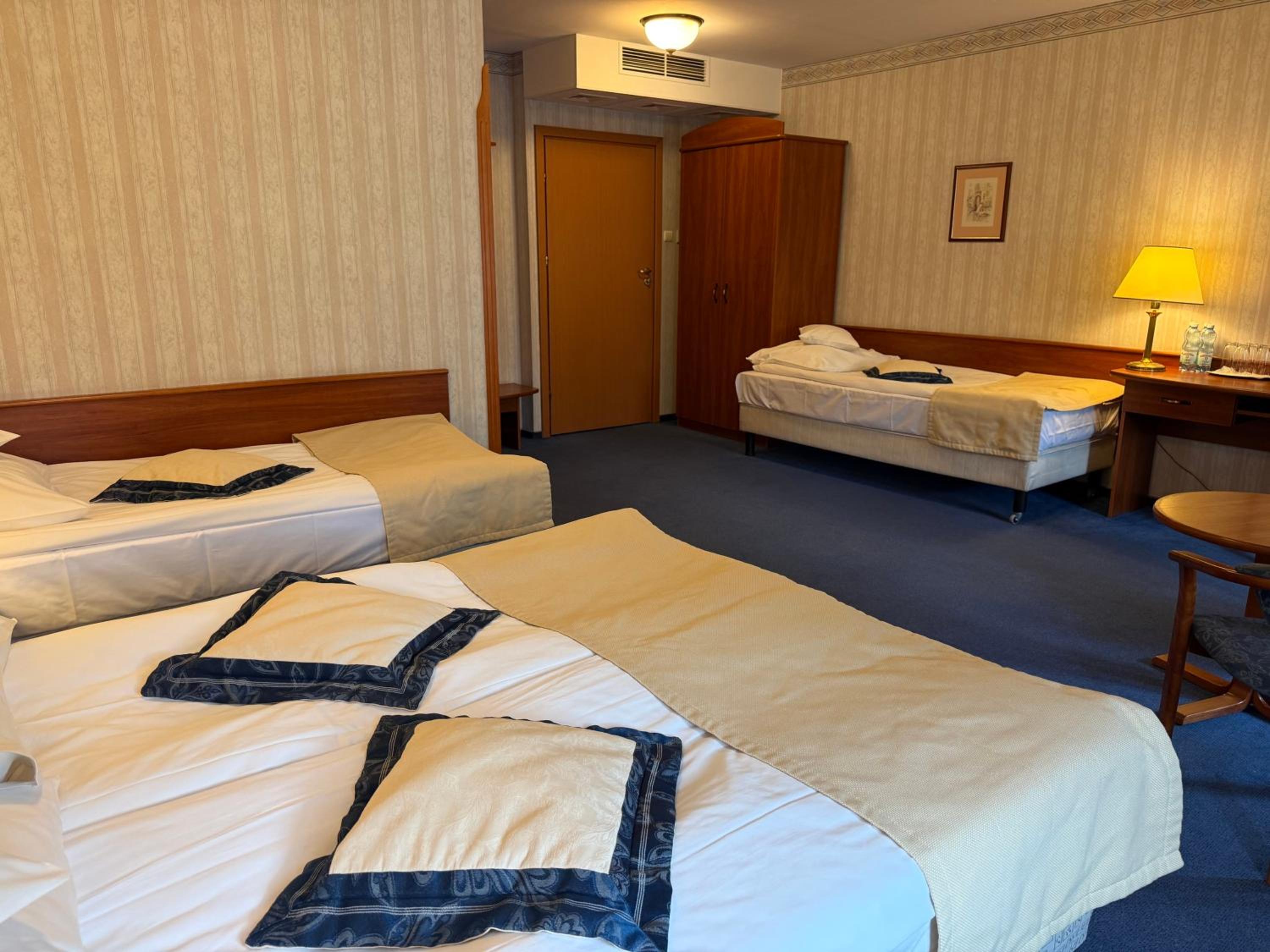 Quadruple Room with Shower