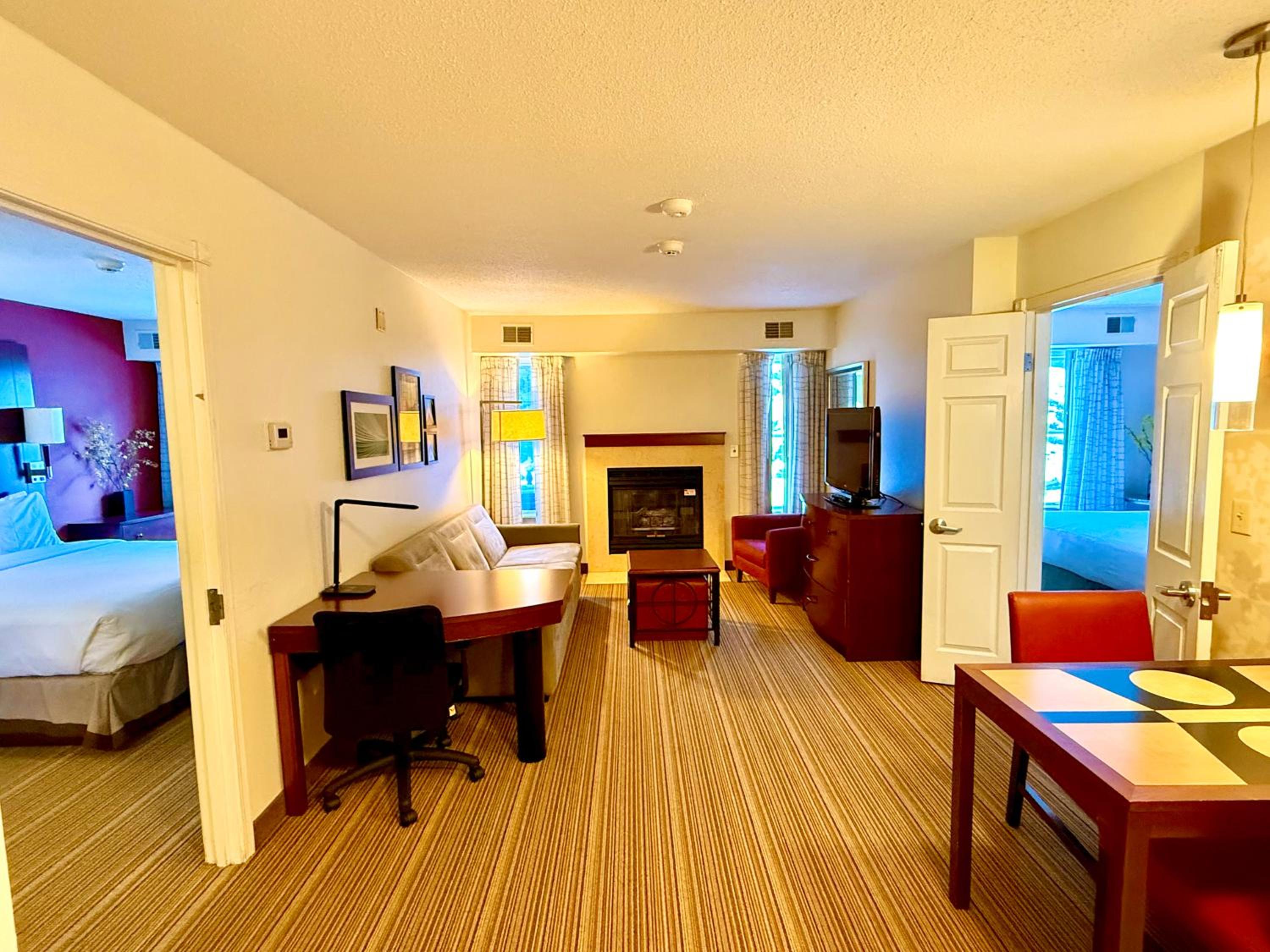 Premium Suite - Photo 2