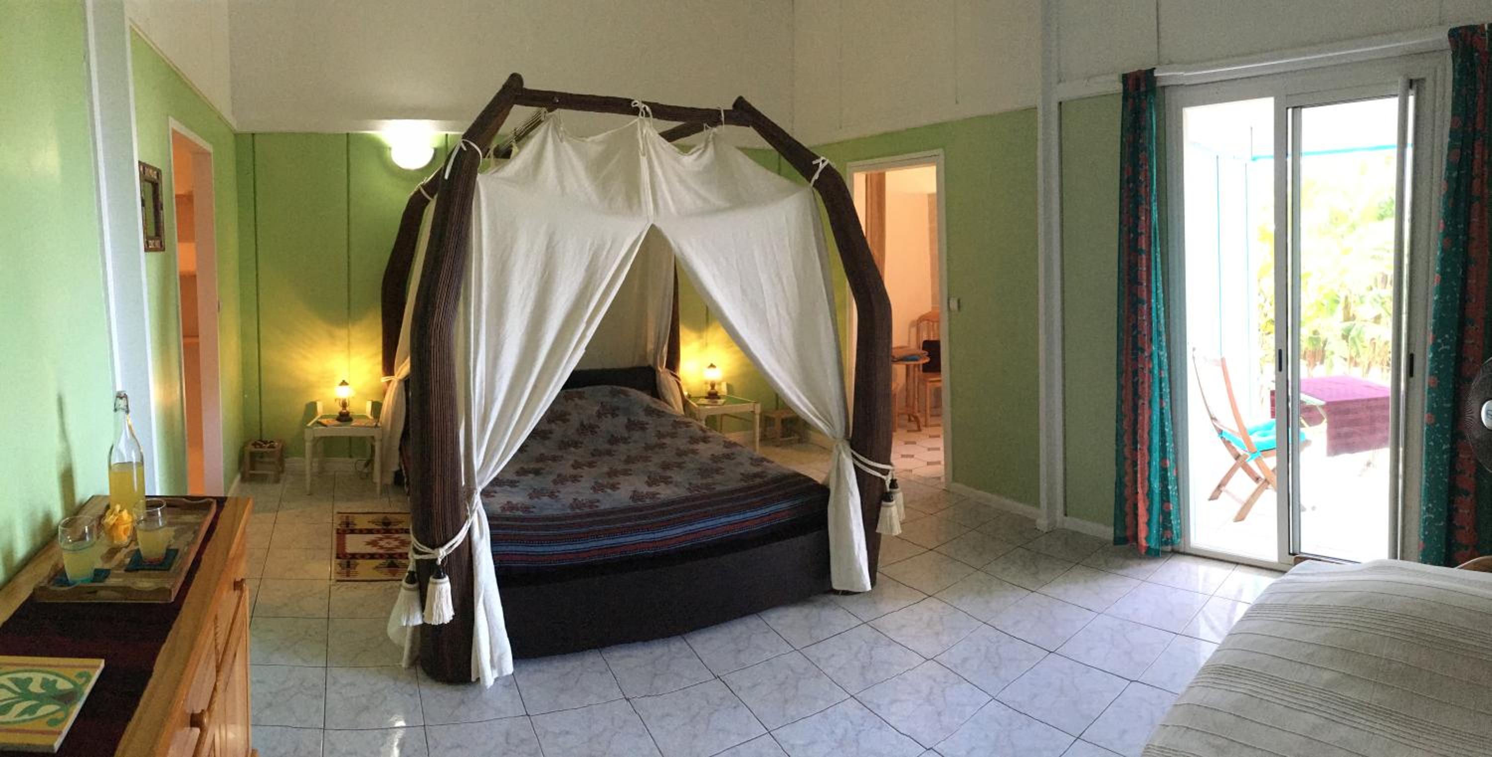 Spacious Room with Terrace - Photo 20