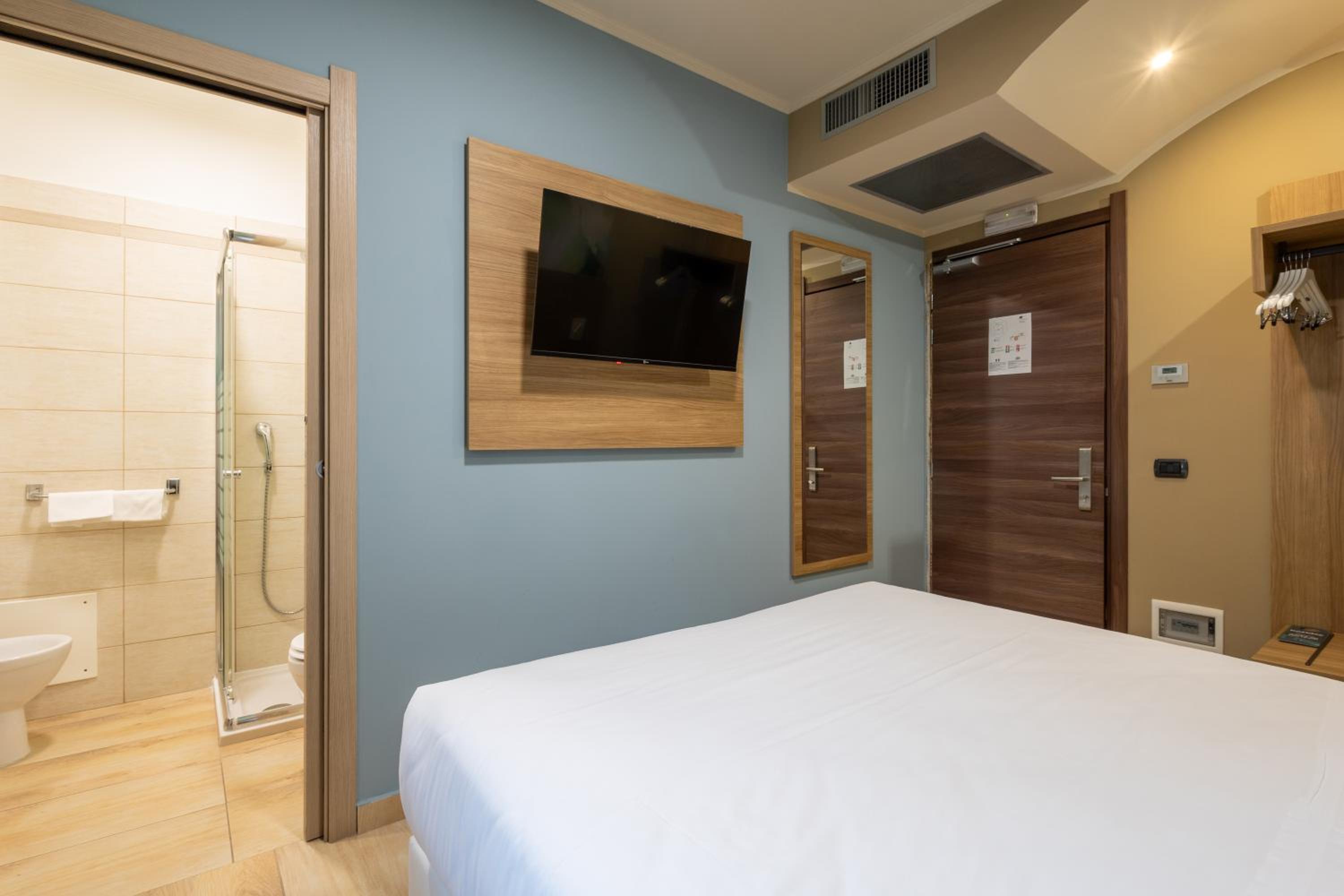 Standard Twin Room photo 1