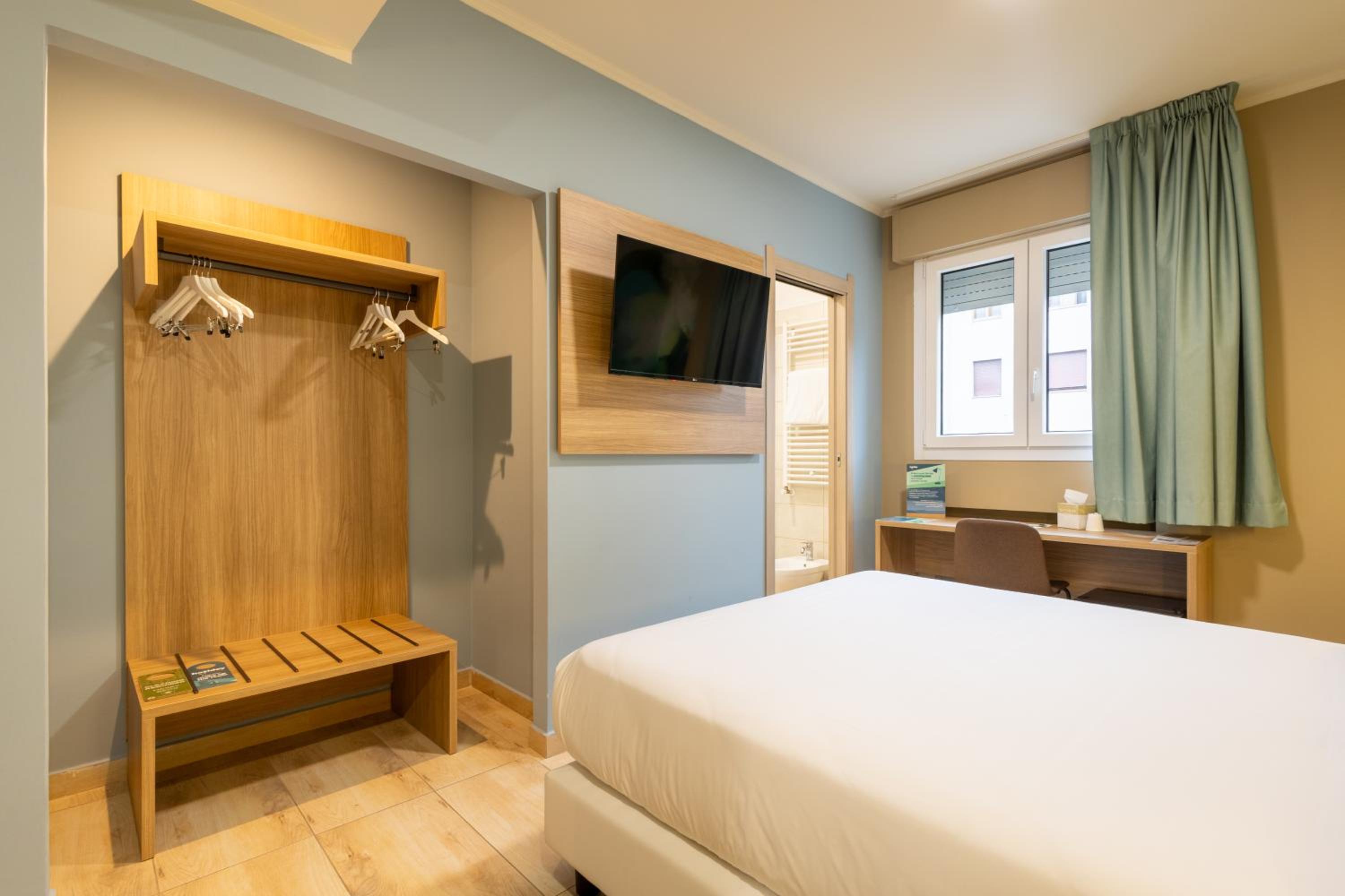 Standard Twin Room photo 3