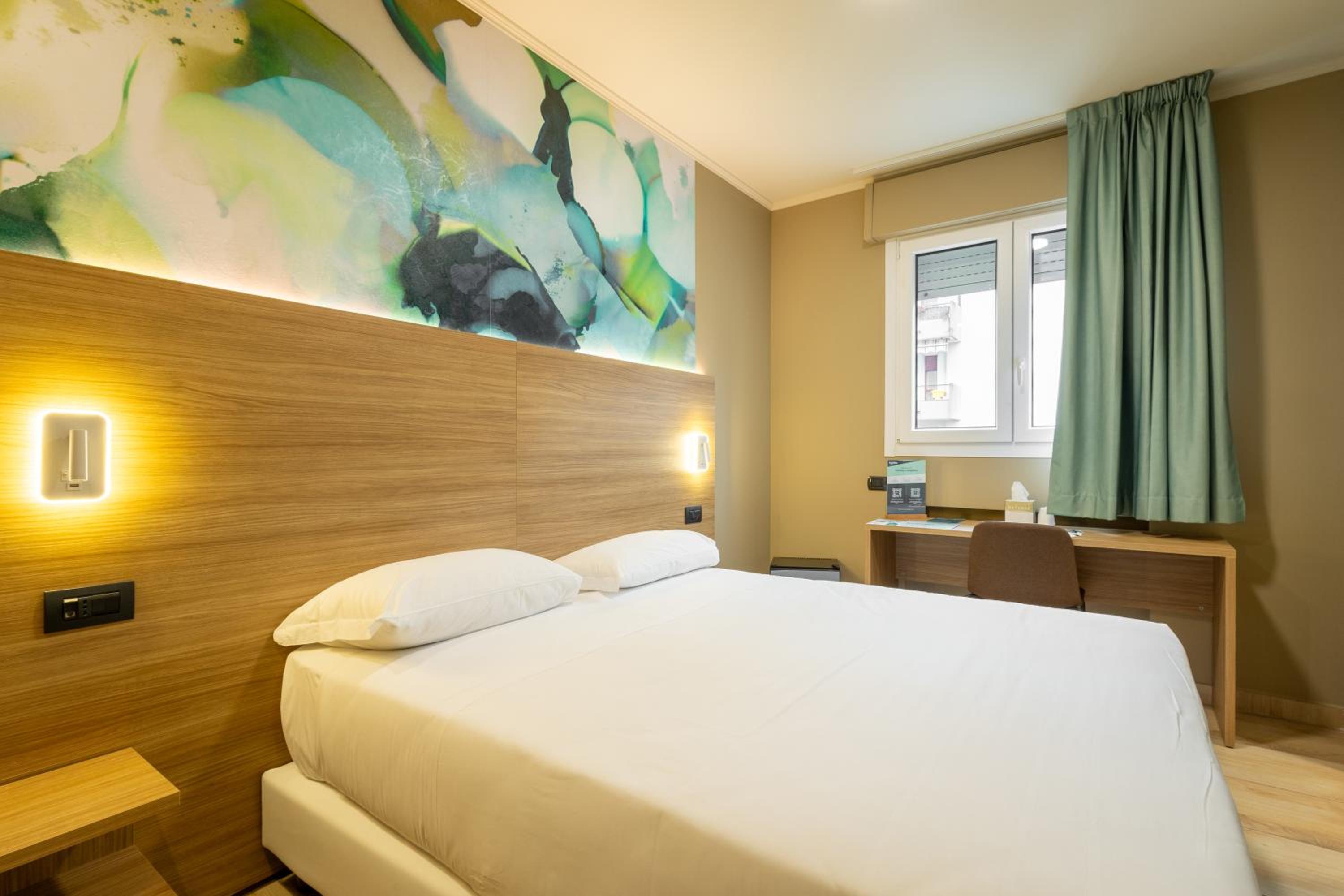 Queen Room - Accessible - Photo 2