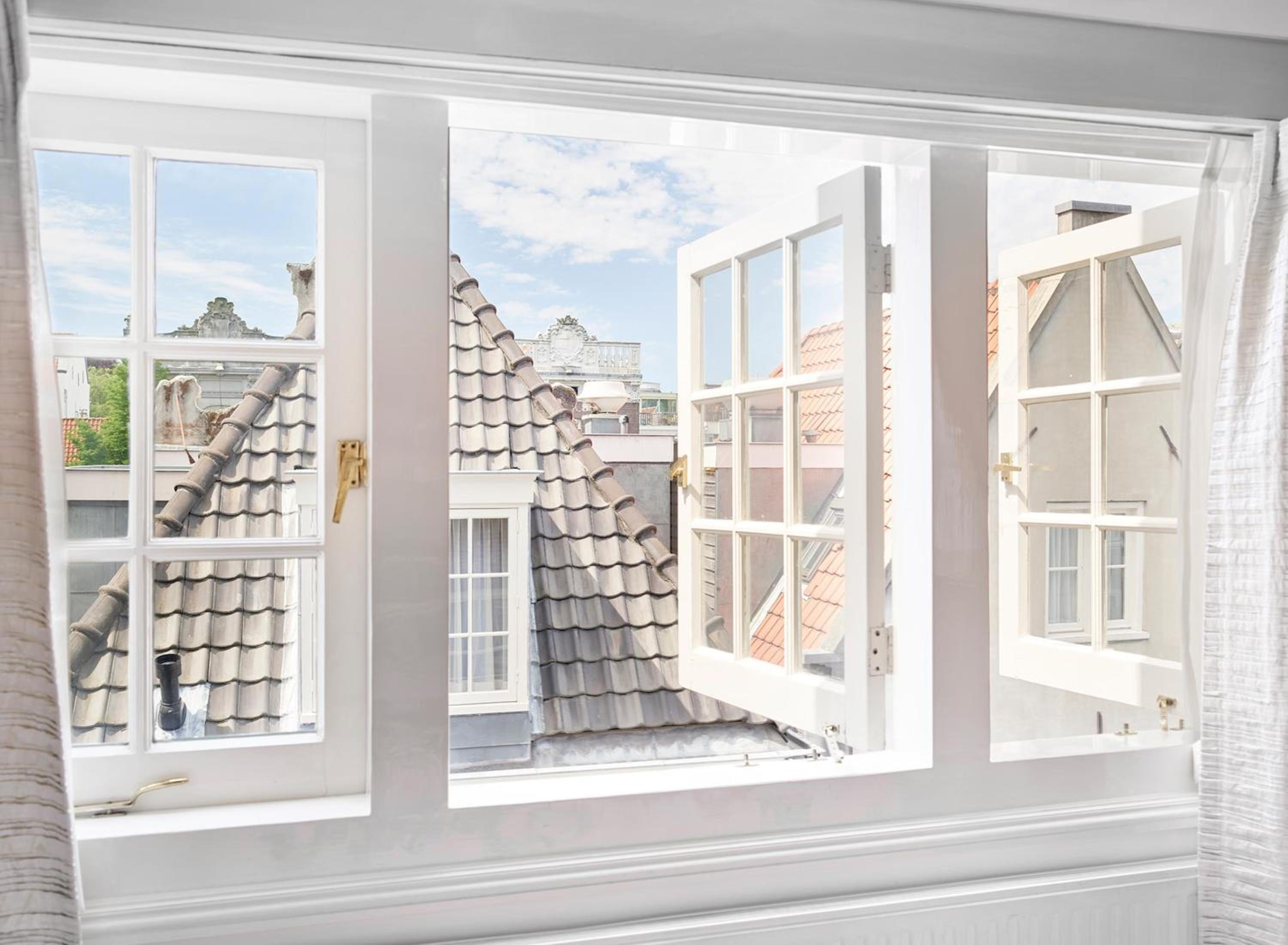 Grand Suite with Canal View photo 2