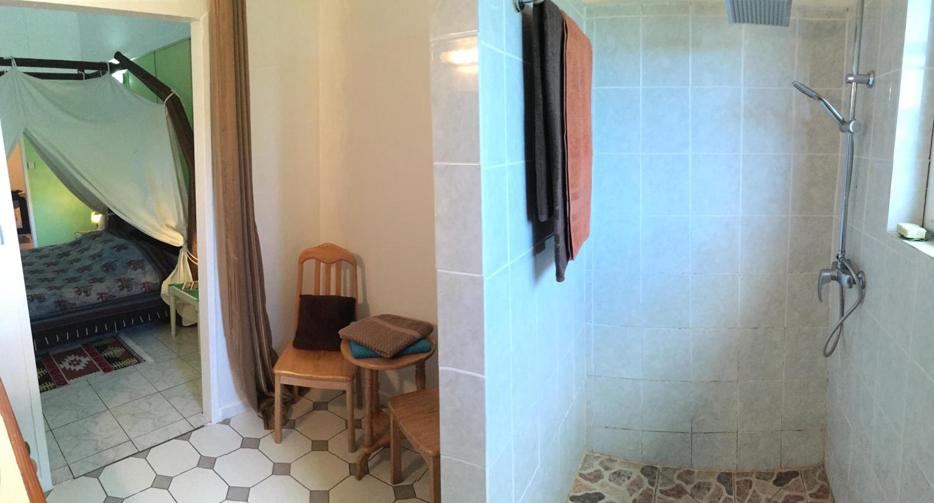 Spacious Room with Terrace - Photo 2
