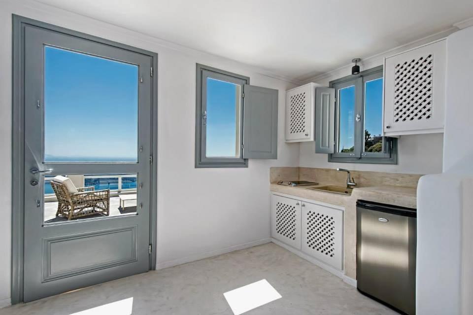 Suite with Hot Tub photo 3