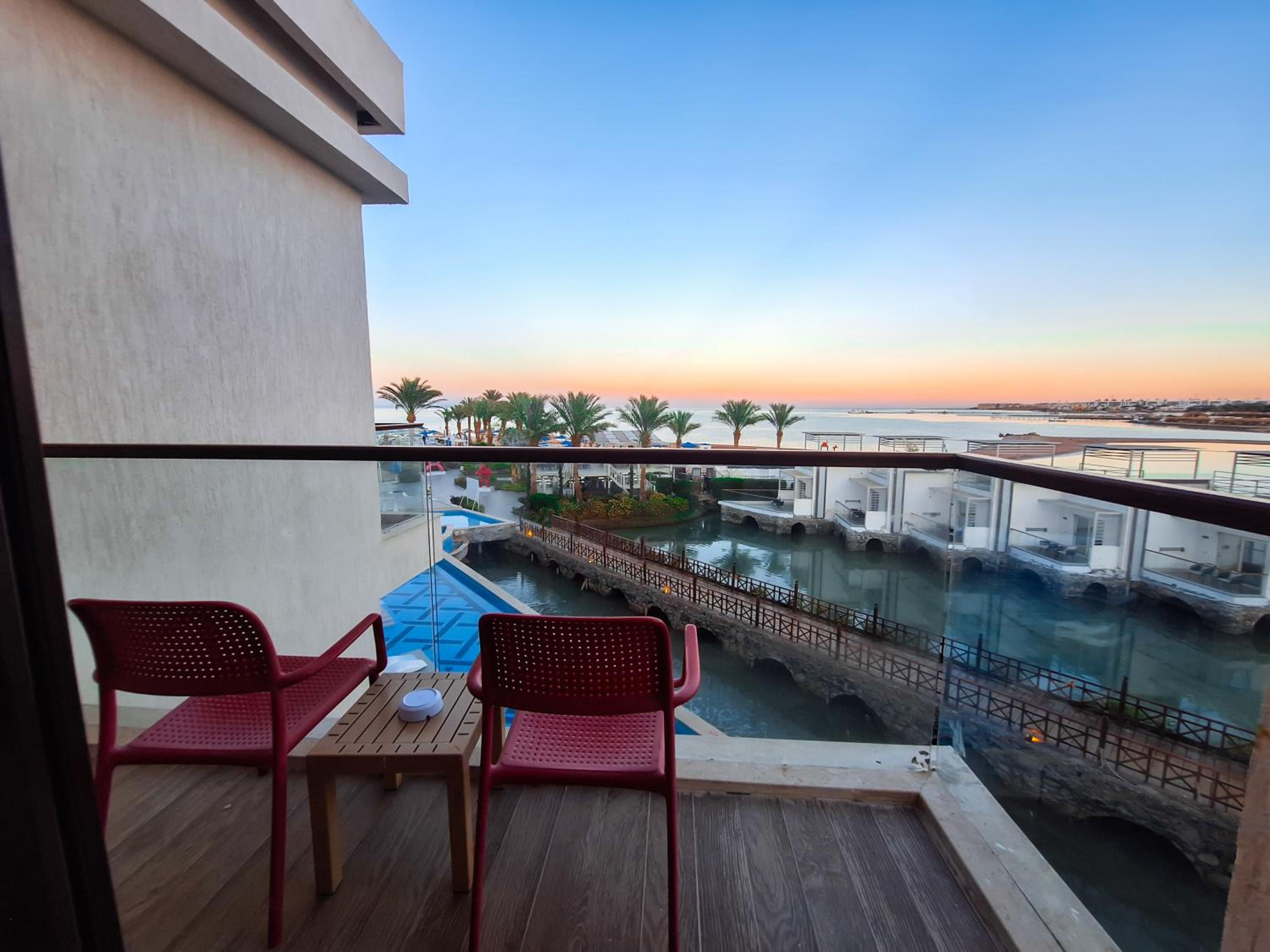 Princess Suite Swim Up