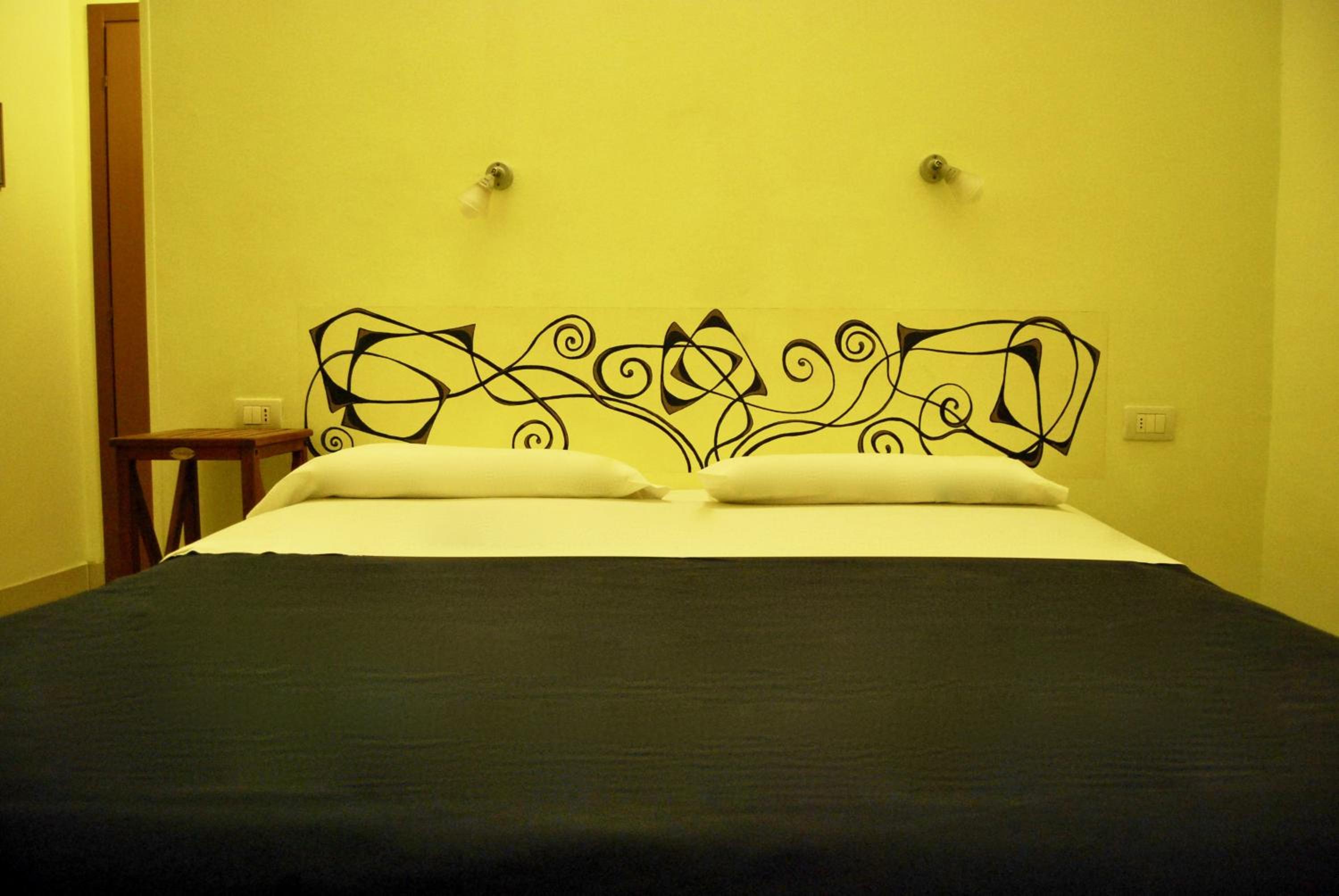 Double Room - Photo 4