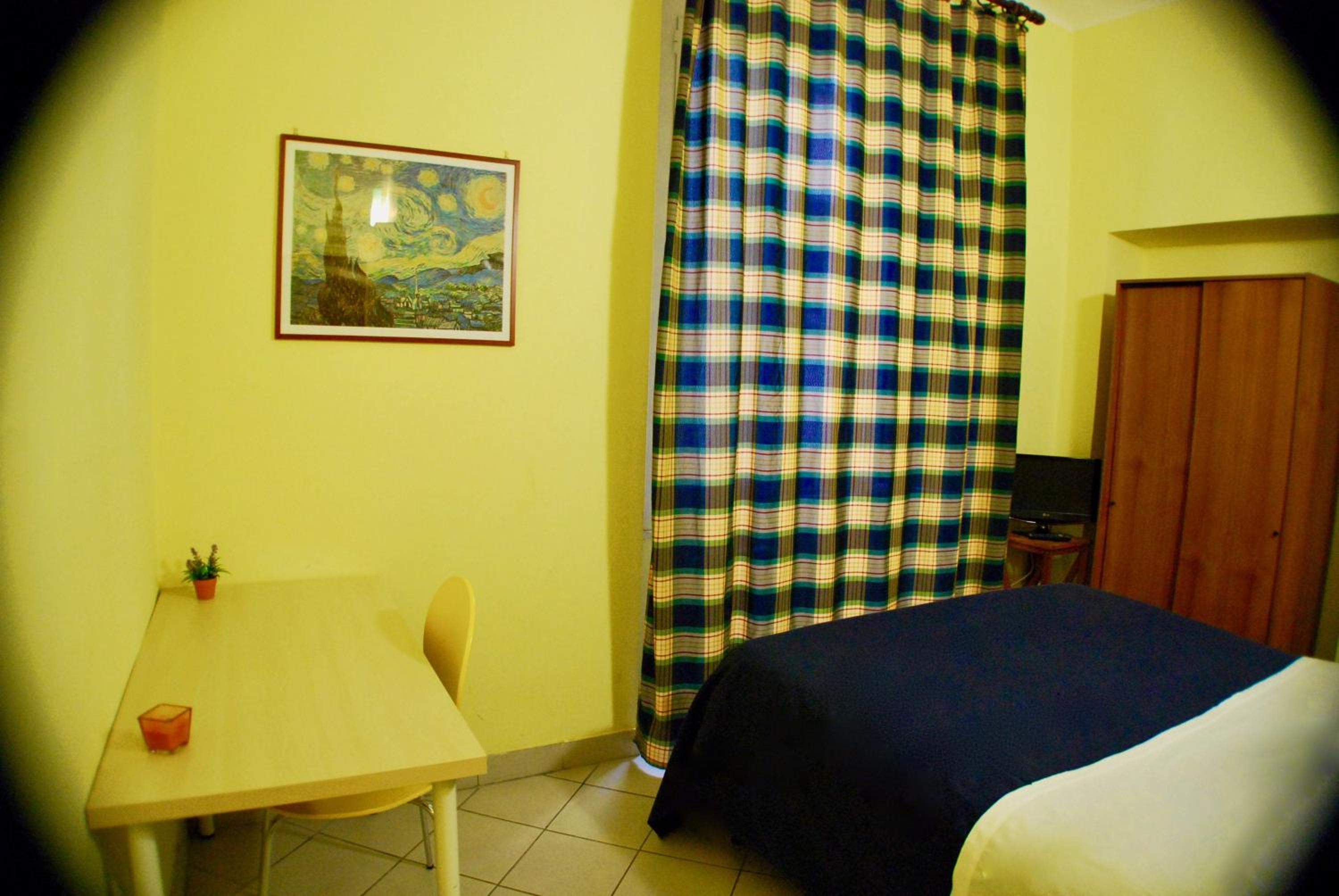 Double Room - Photo 8