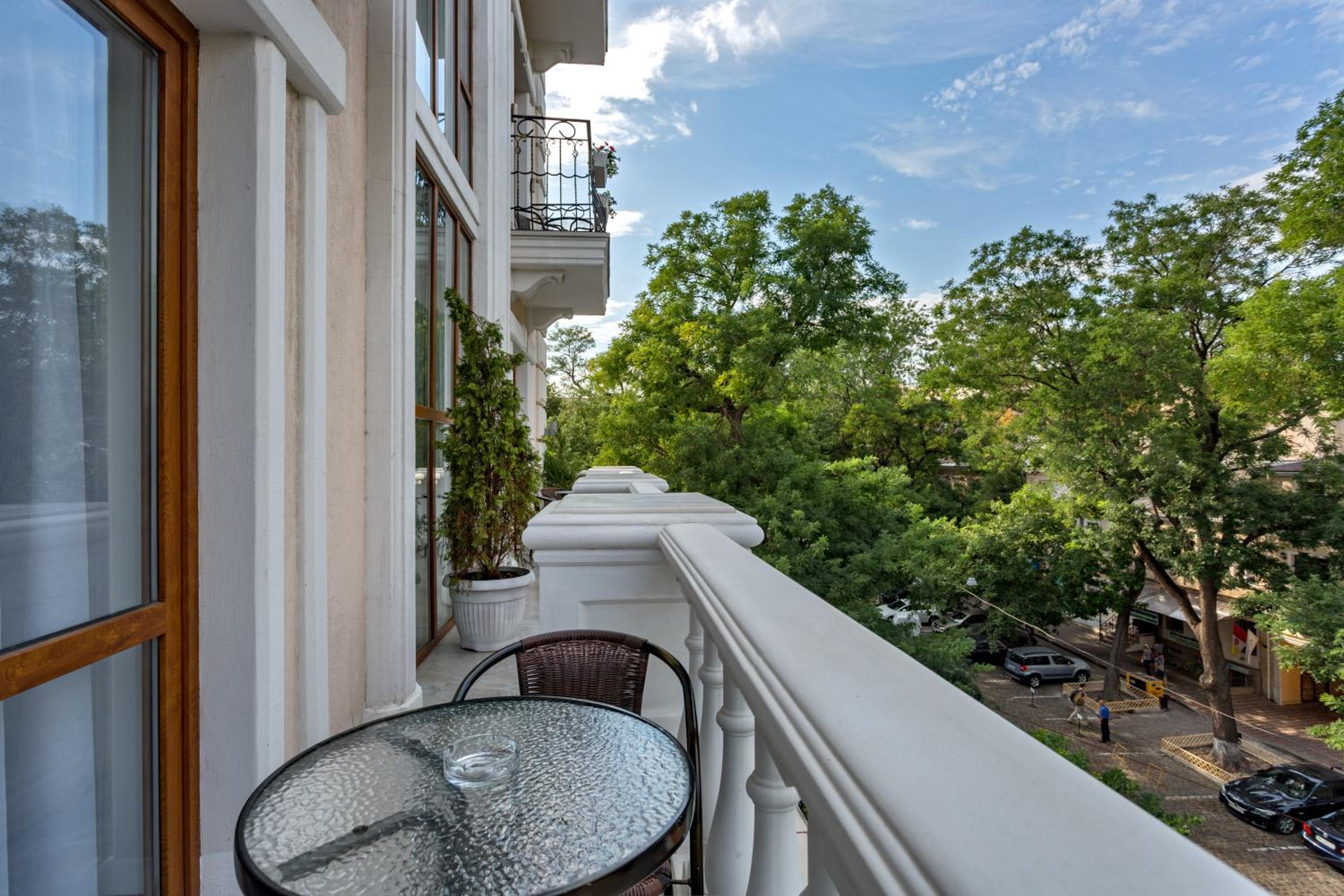 Romantic Suite with Terrace