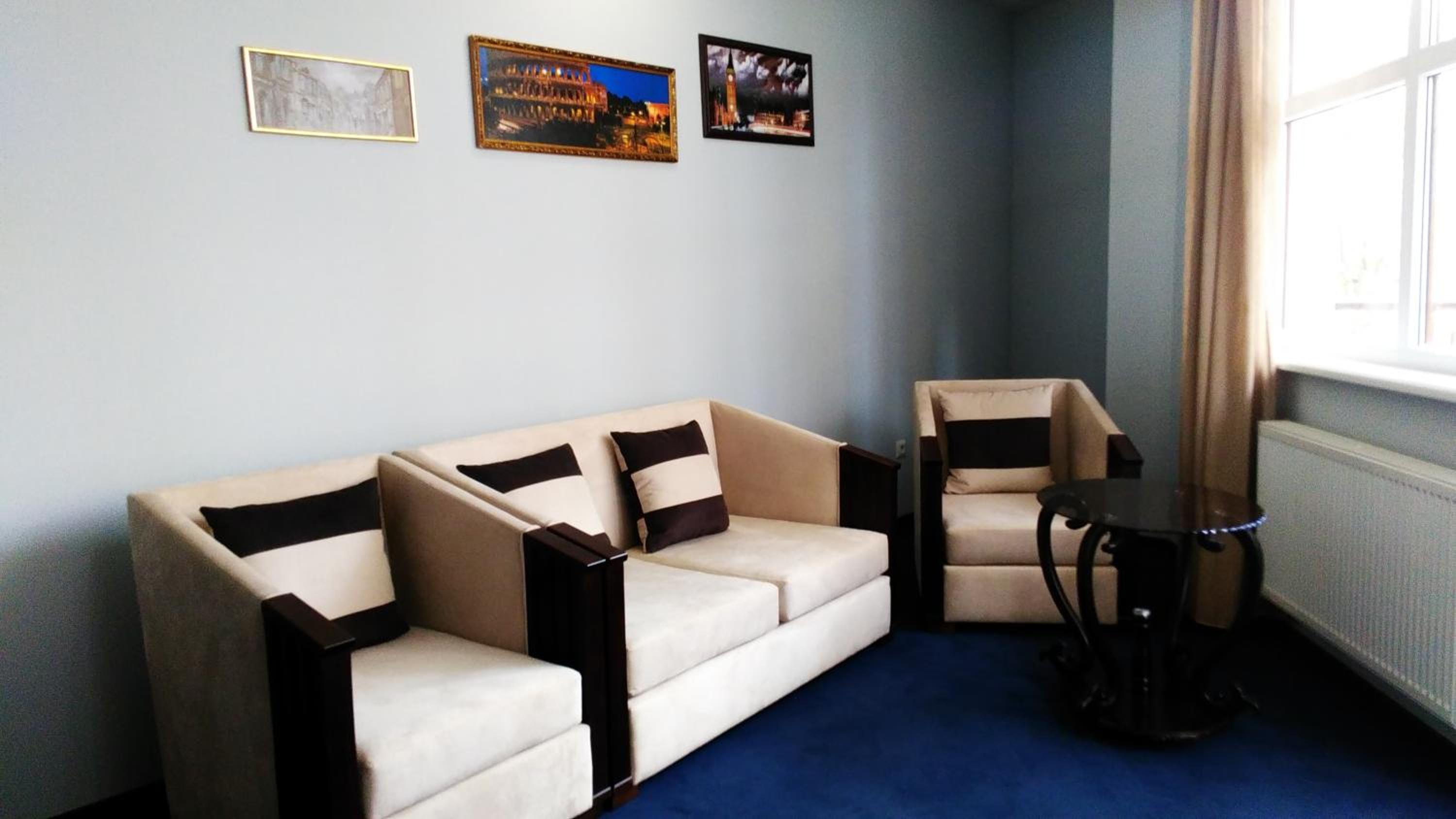 One-Bedroom Suite with Balcony