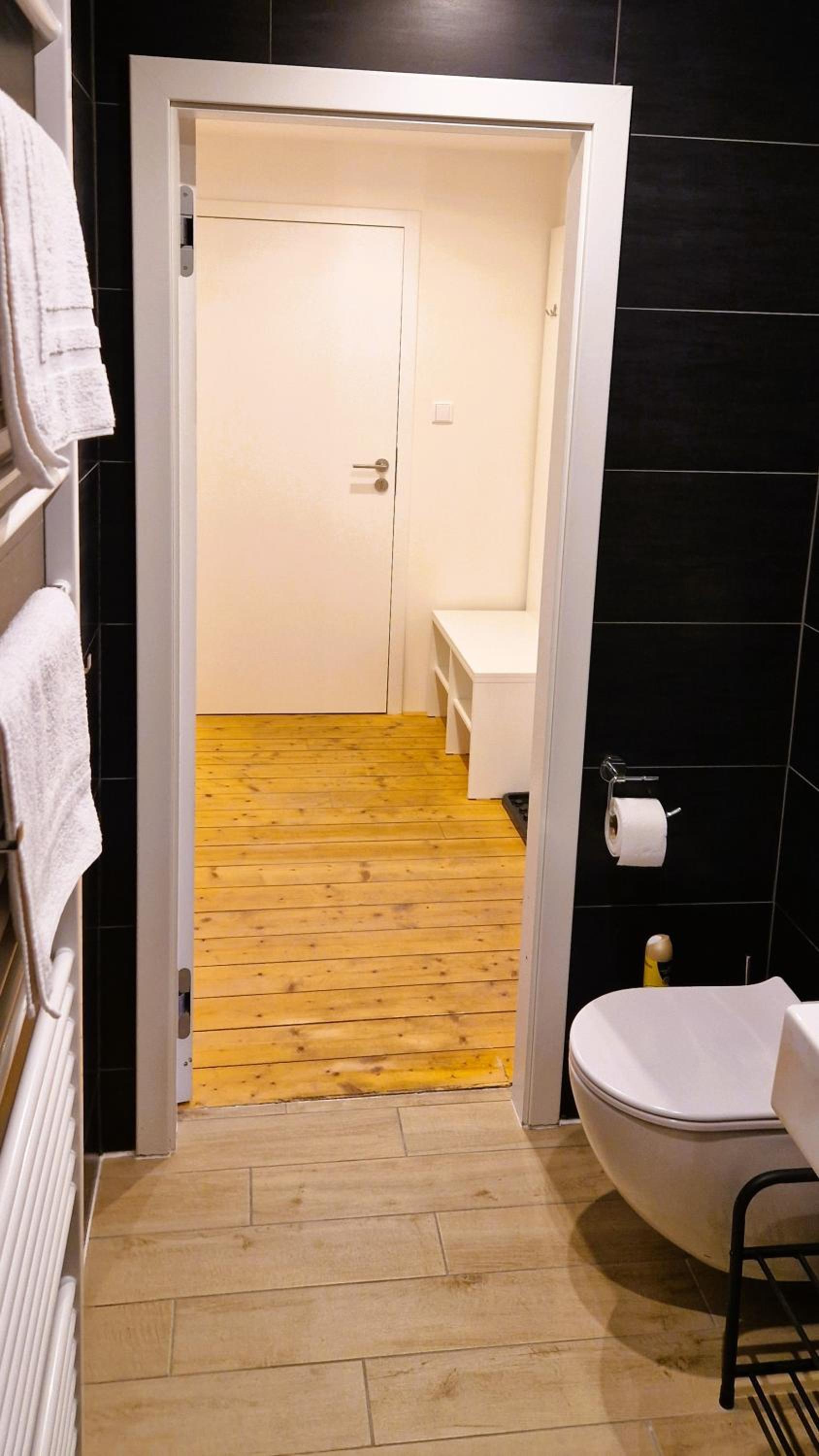 Deluxe King Suite photo 1