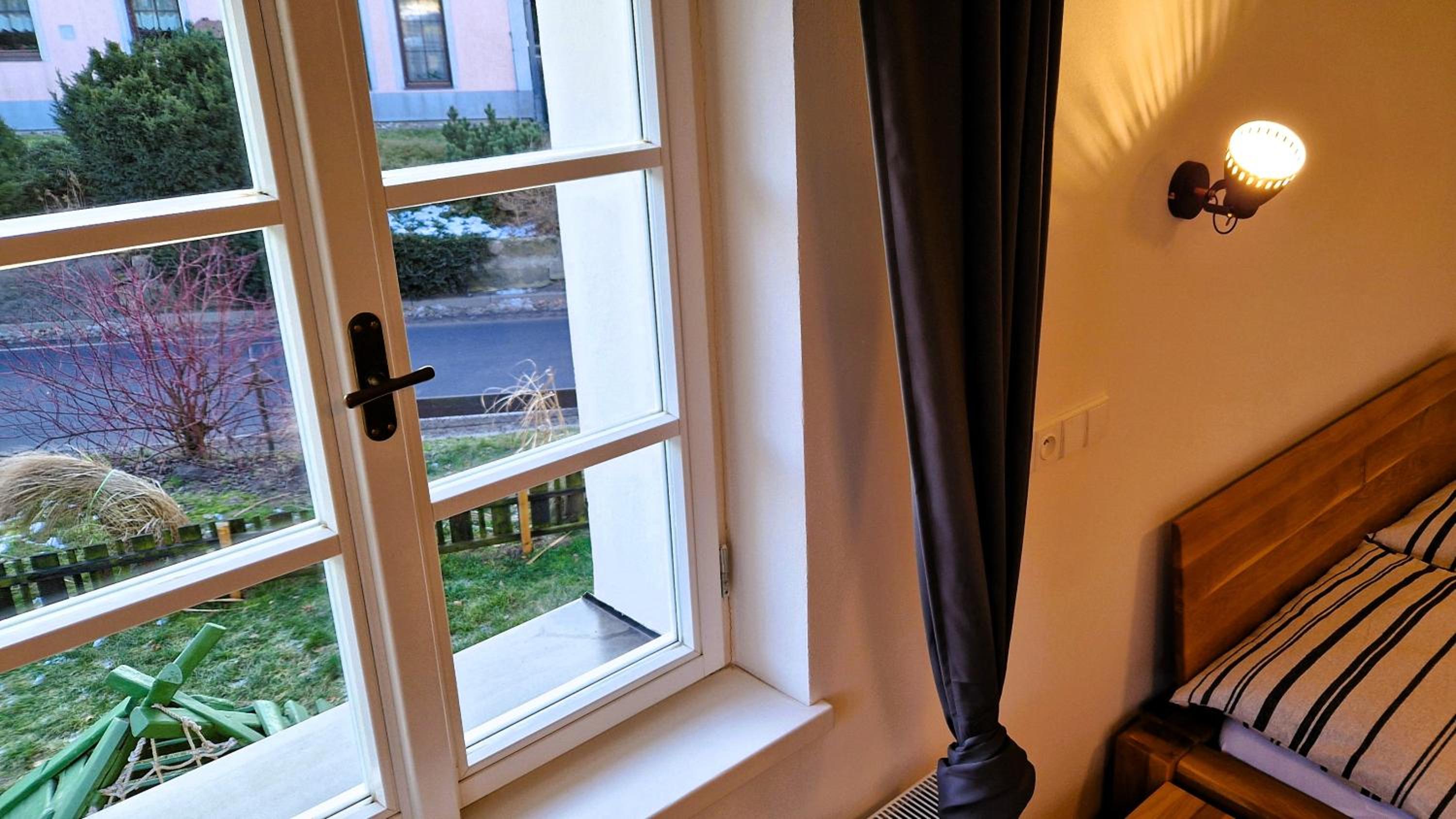 Deluxe King Suite photo 3