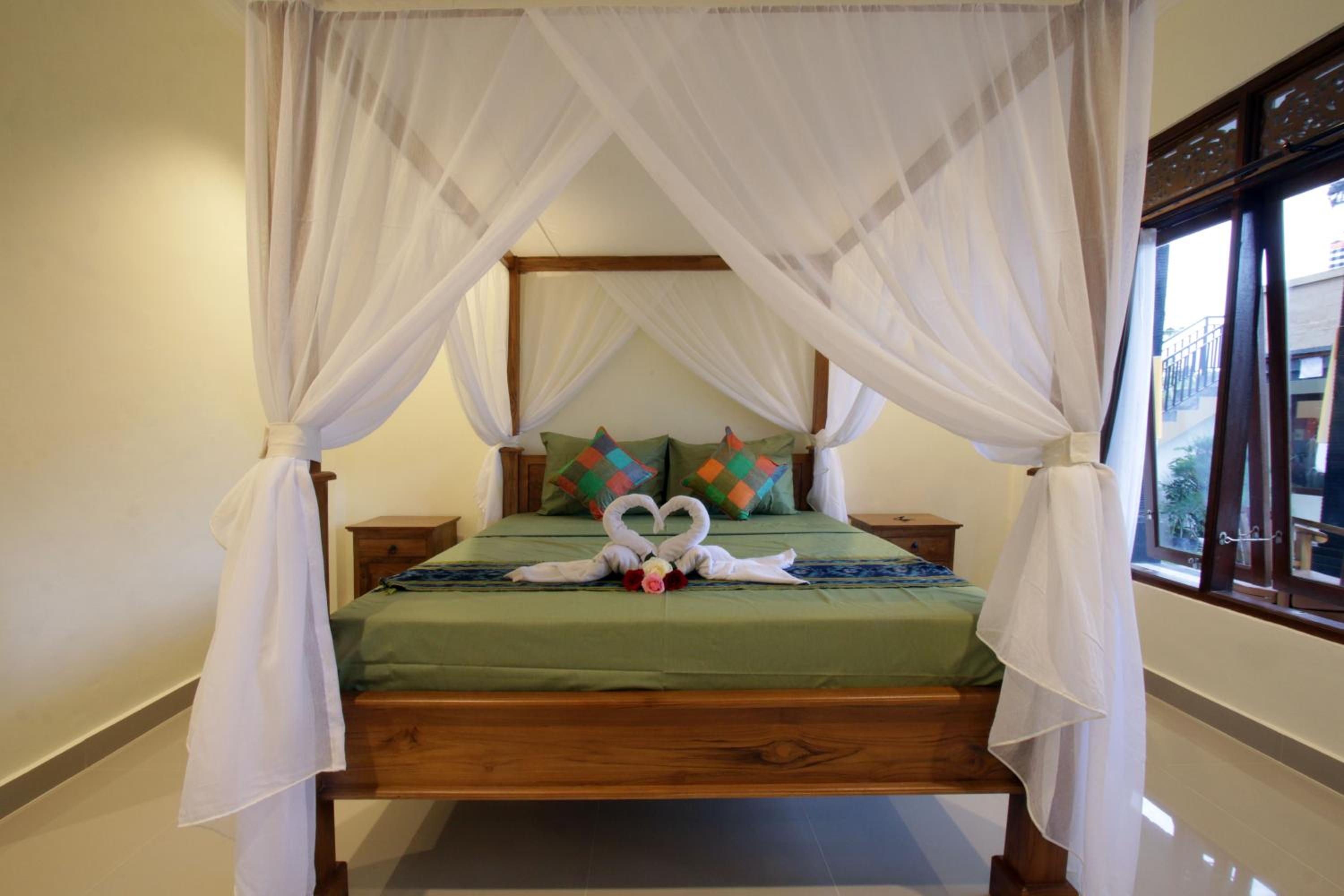 Double Room with Pool View - Photo 34