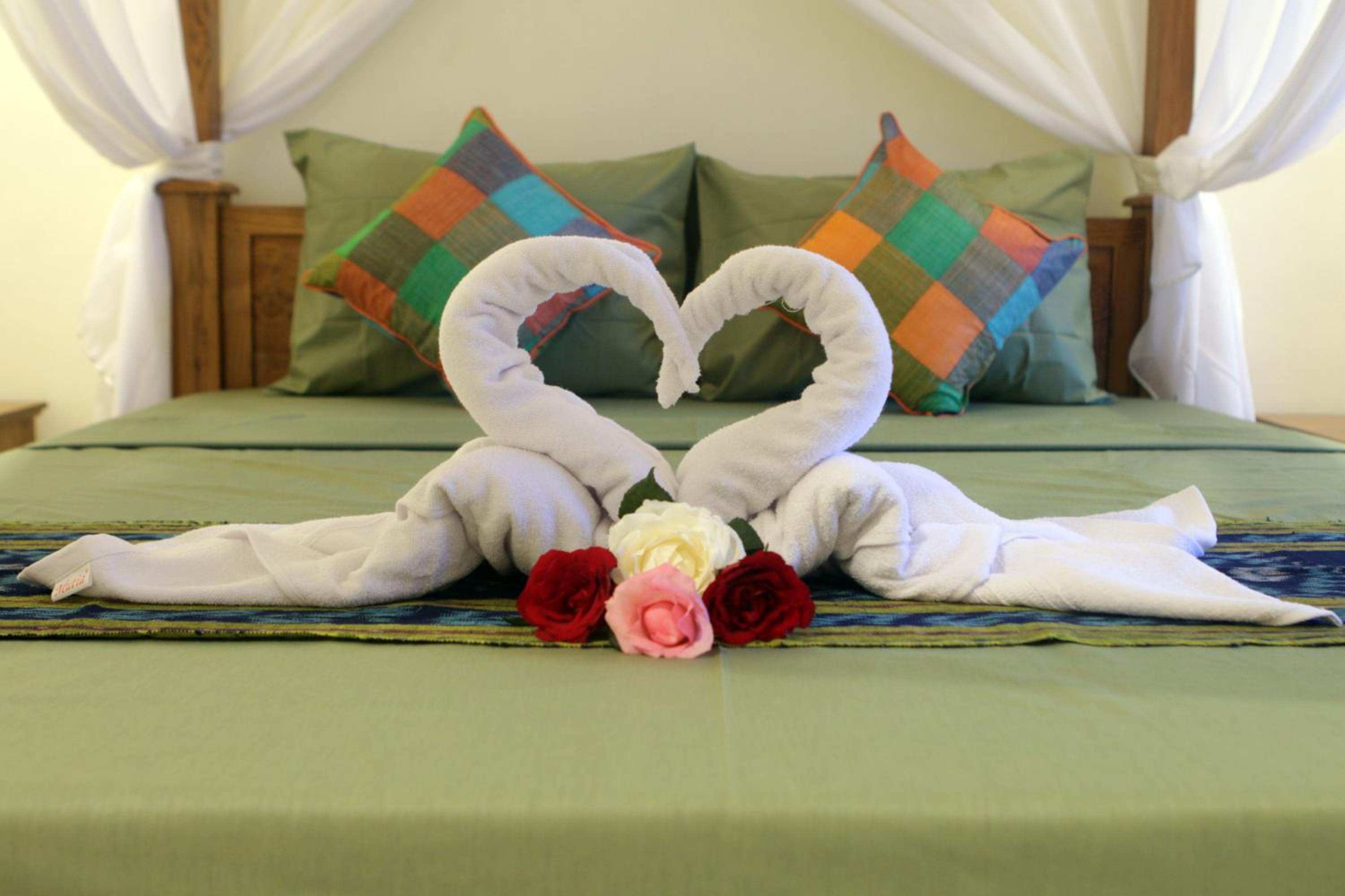 Double Room with Pool View - Photo 6