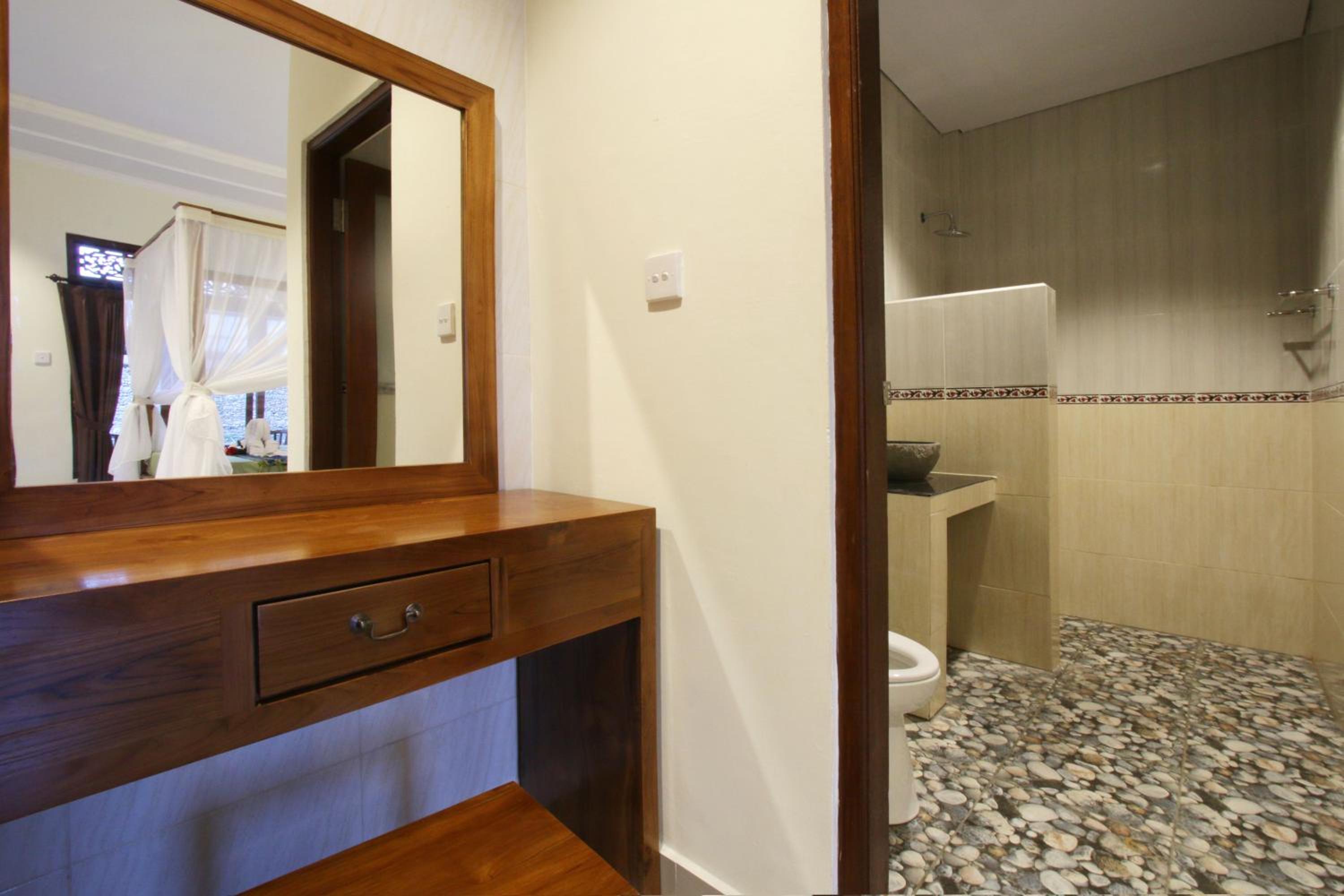 Double Room with Pool View - Photo 5