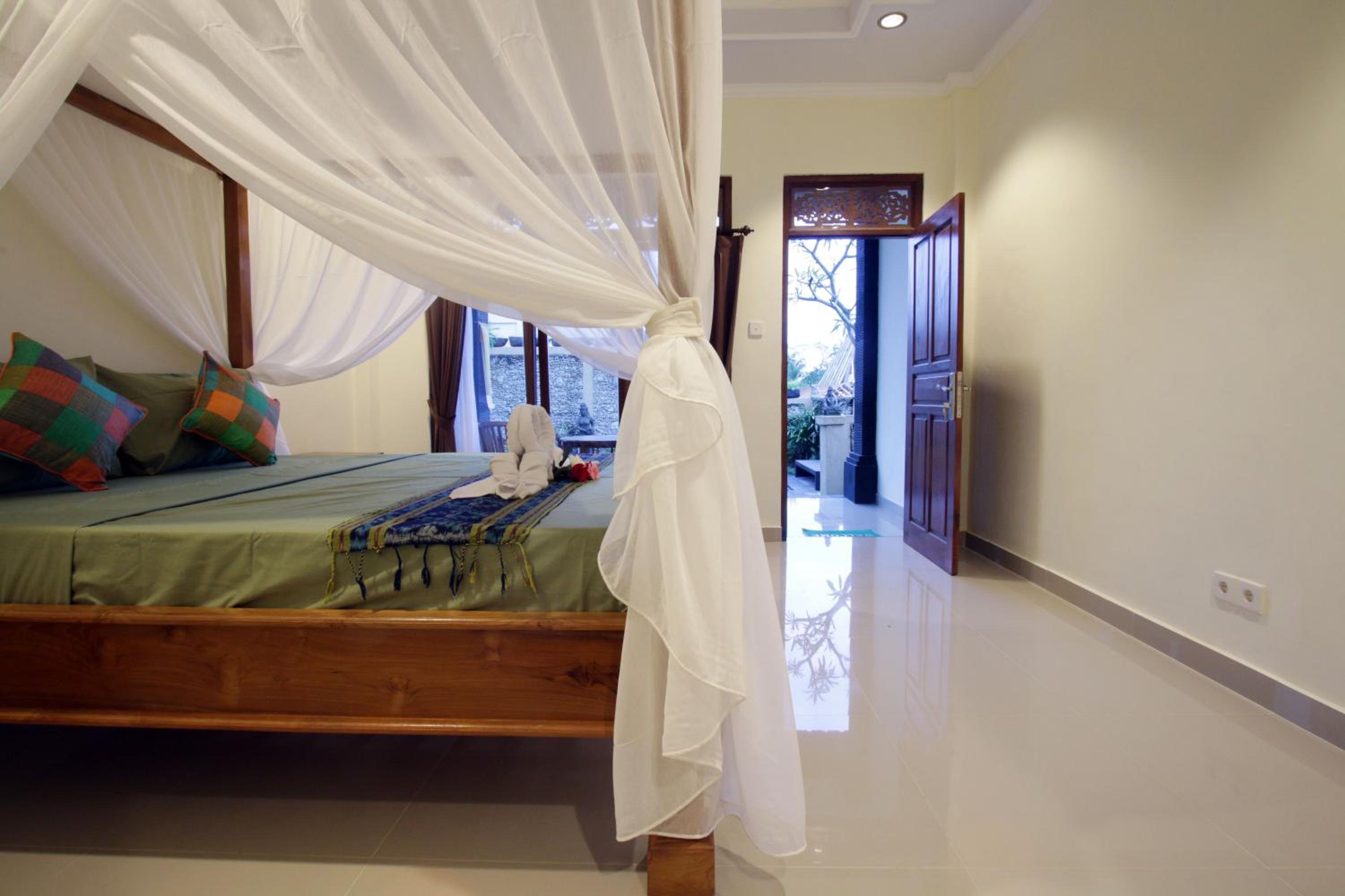 Double Room with Pool View - Photo 29