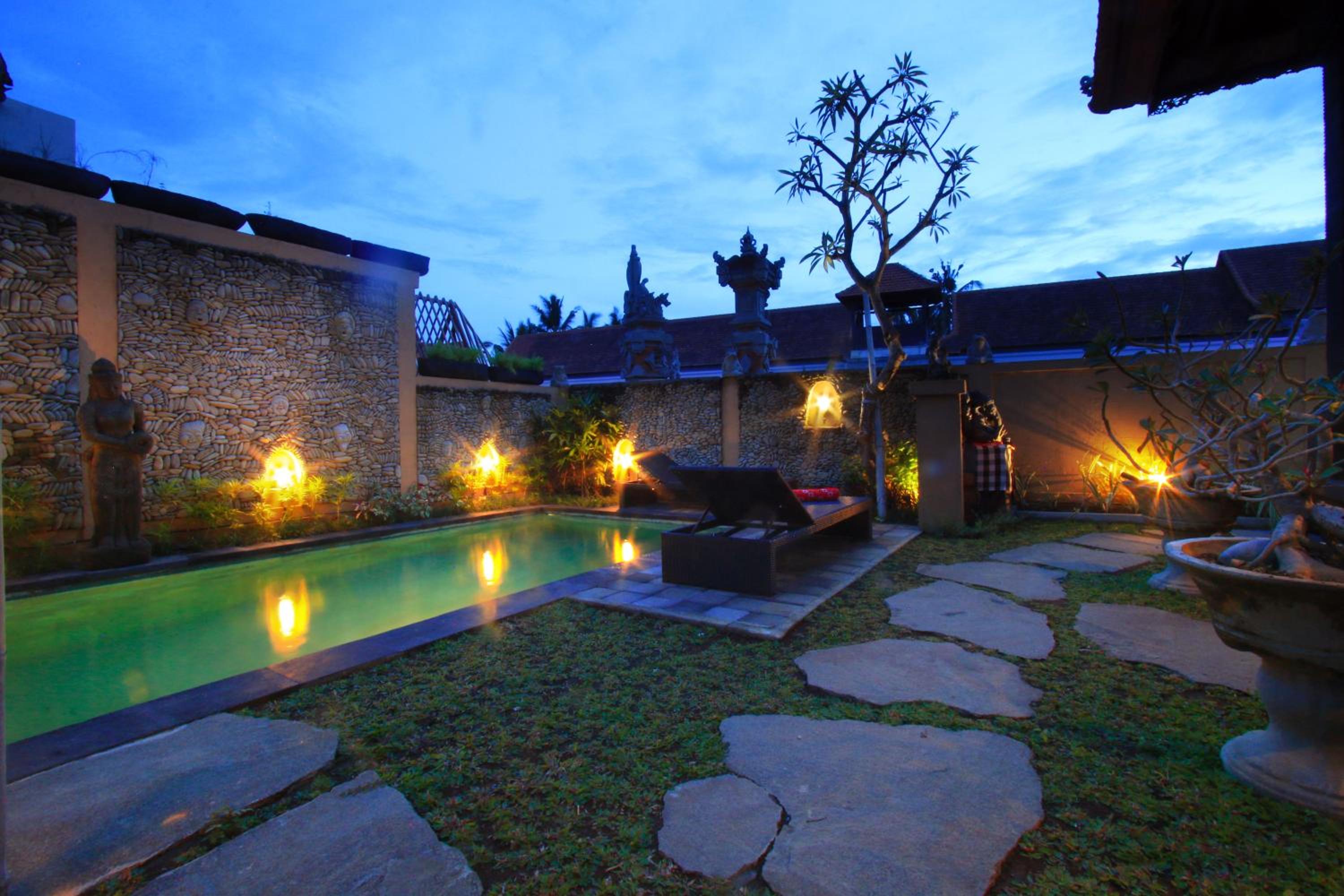 Twin Room with Pool View - Photo 7