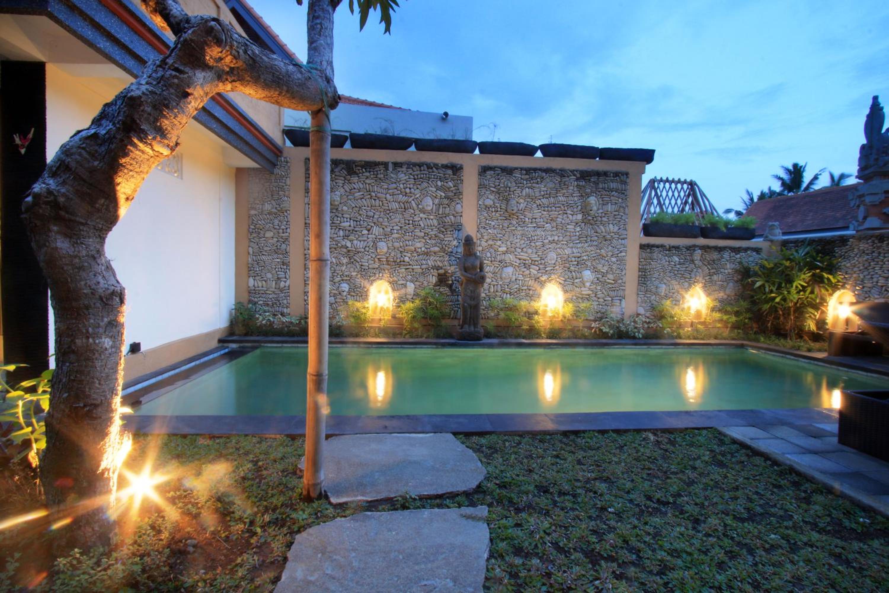 Double Room with Pool View - Photo 14