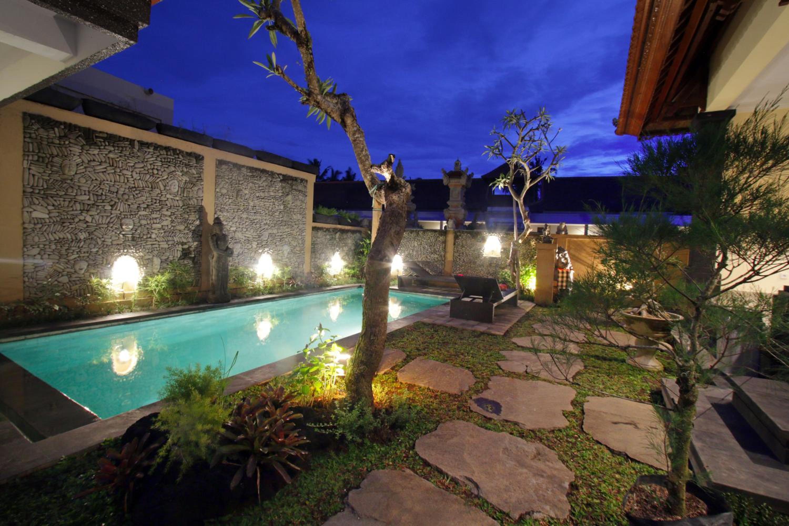 Twin Room with Pool View - Photo 25