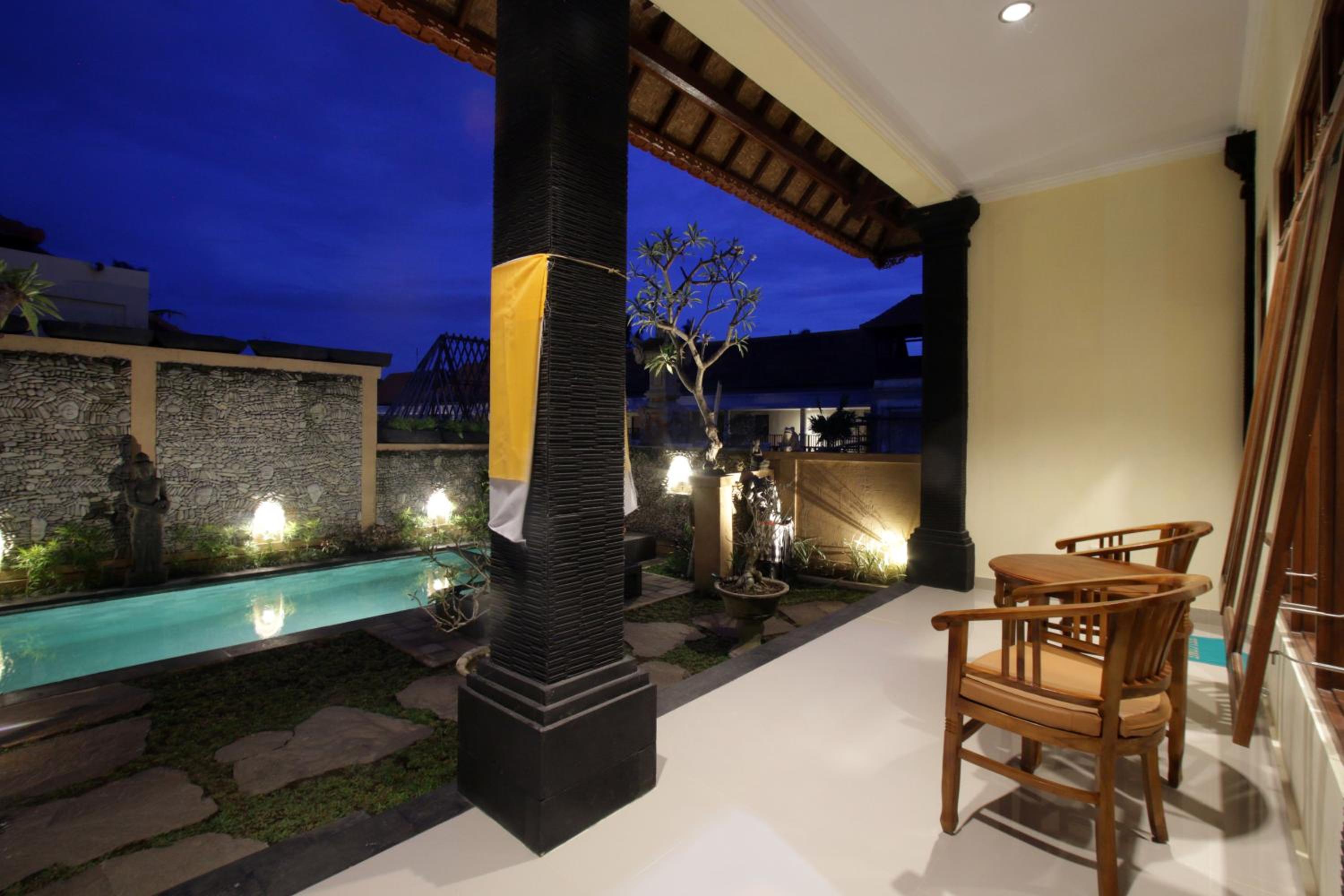 Double Room with Pool View - Photo 38