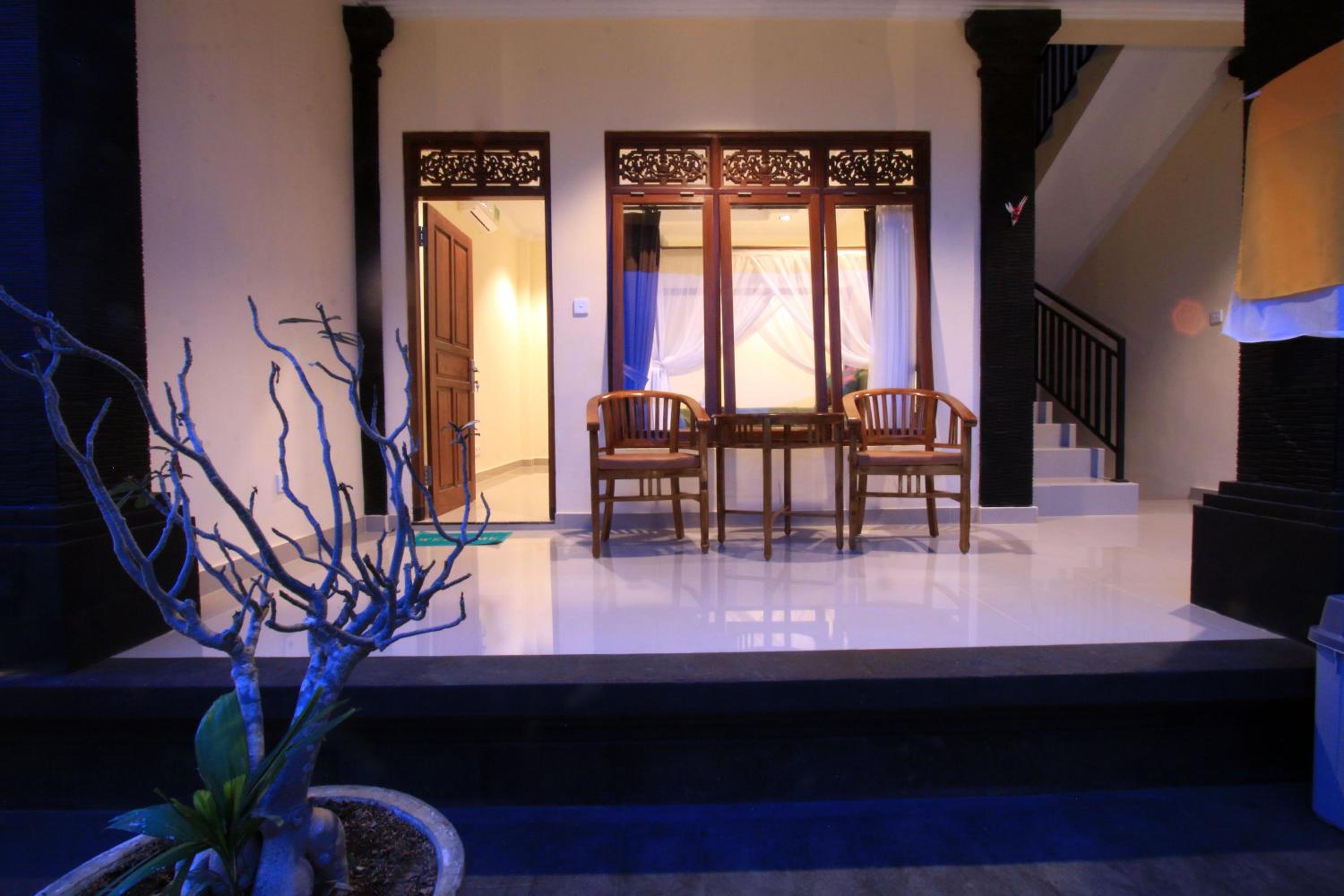 Double Room with Pool View - Photo 16