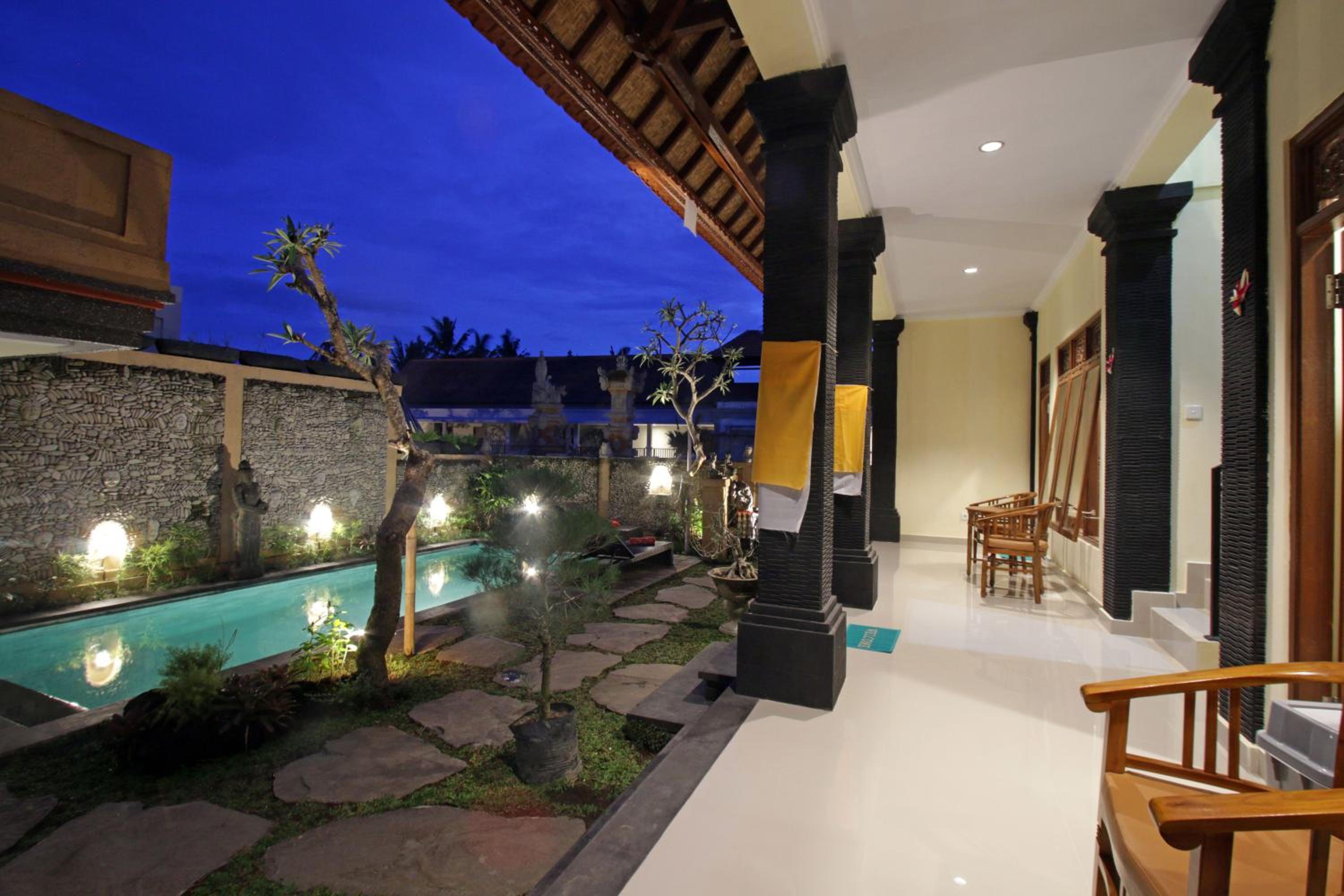 Twin Room with Pool View - Photo 8