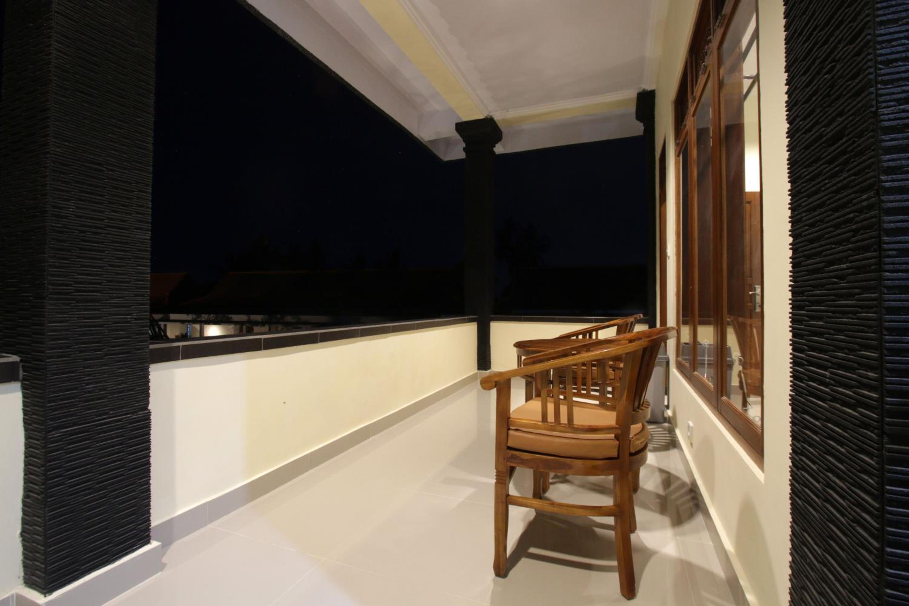 Twin Room with Pool View - Photo 26