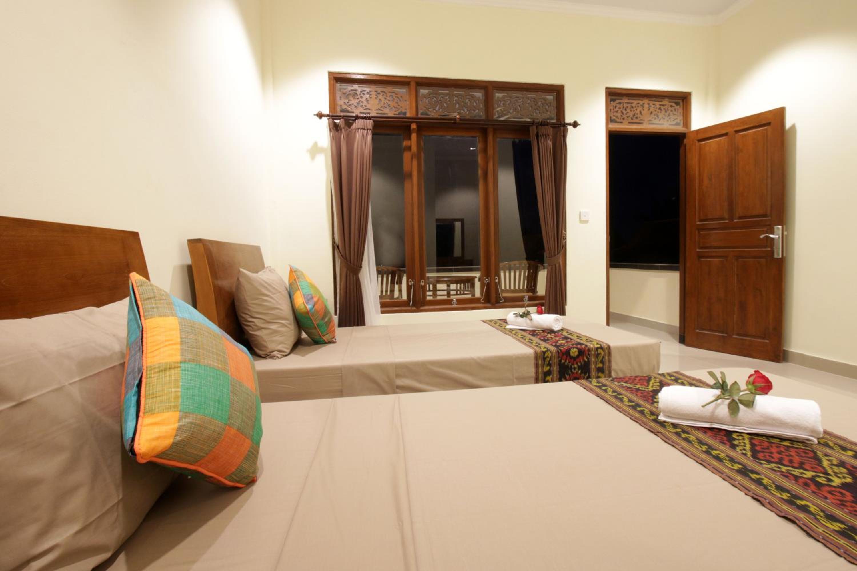 Twin Room with Pool View - Photo 19