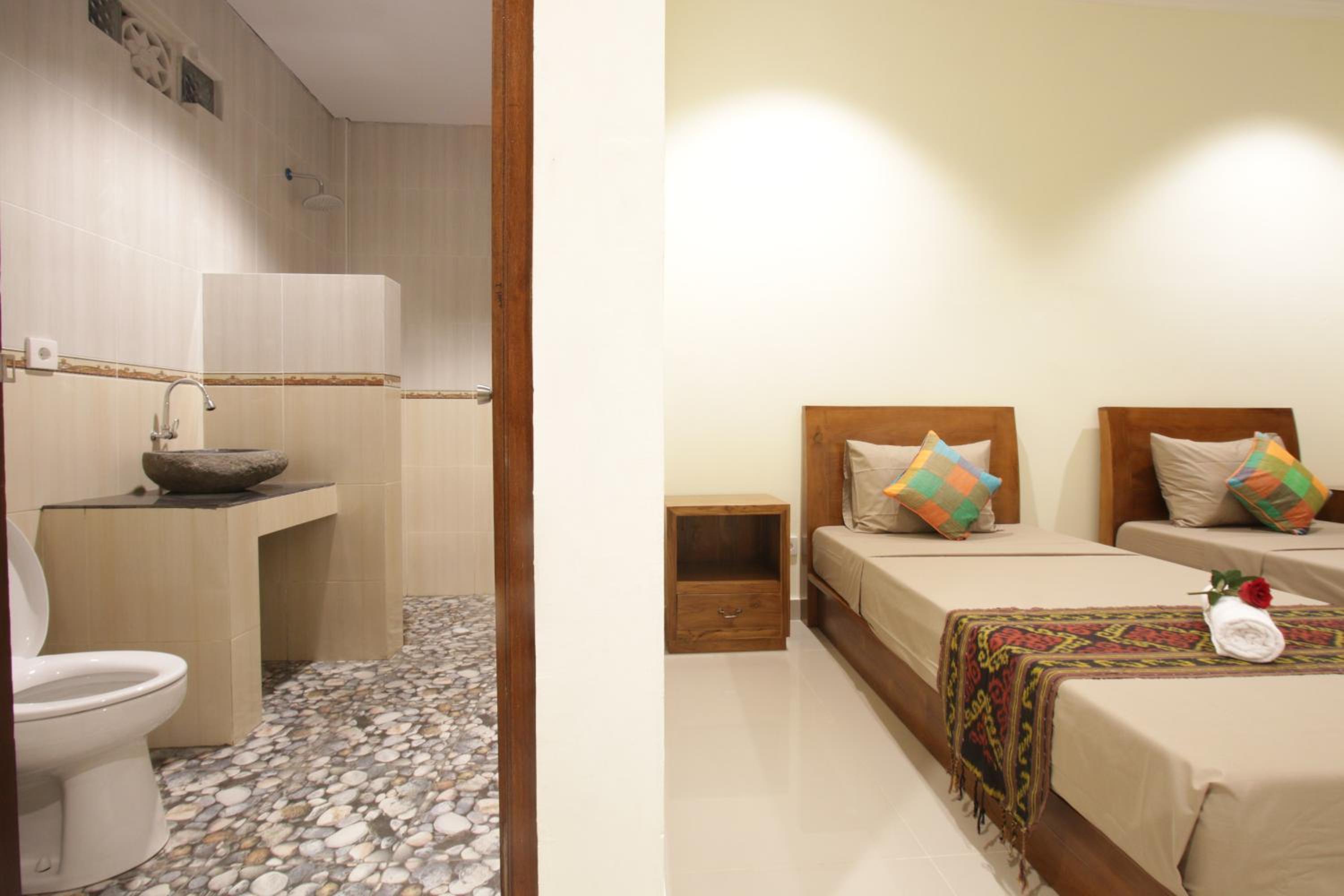 Twin Room with Pool View - Photo 14