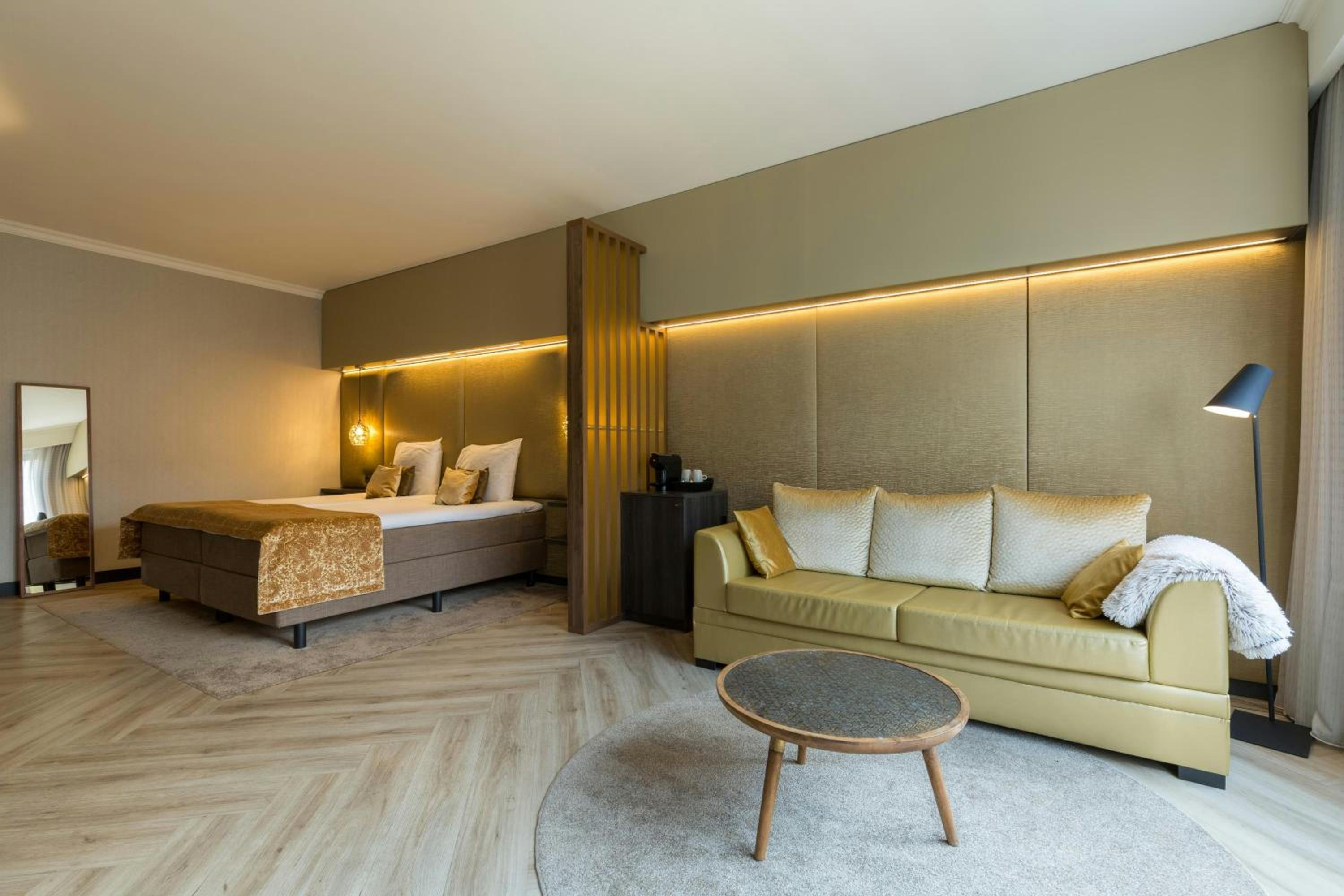 Deluxe Room 1 Twin Bed 1 Single Bed